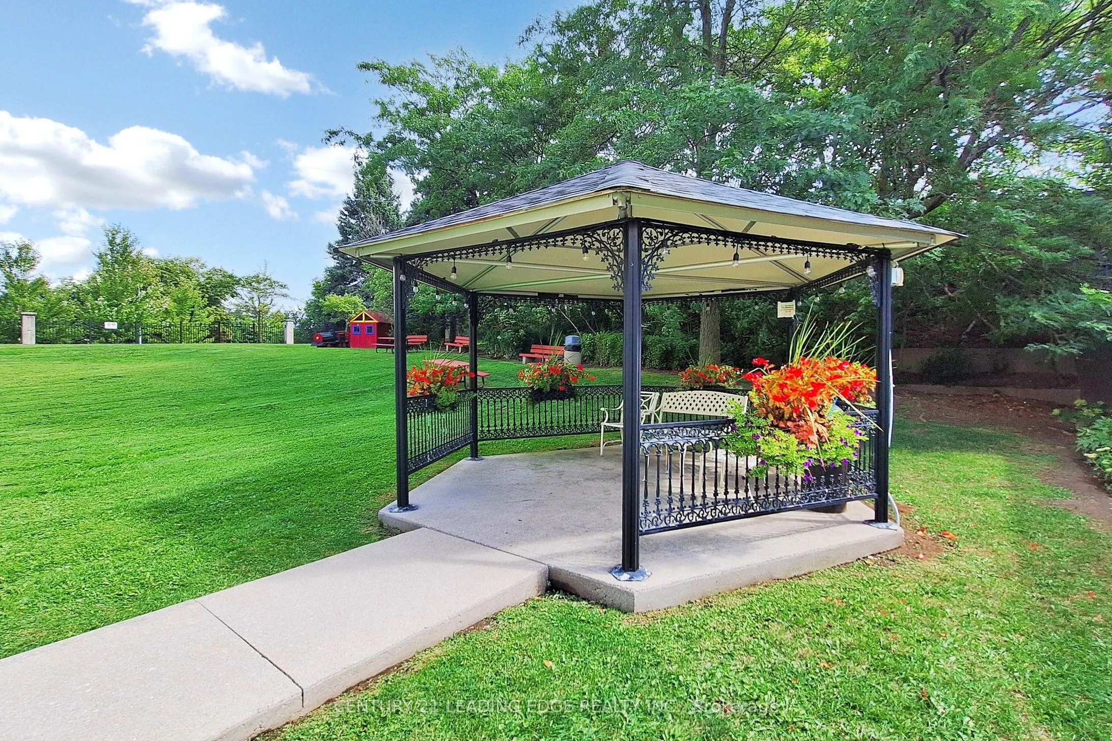 309 Major Mackenzie Drive E, #413