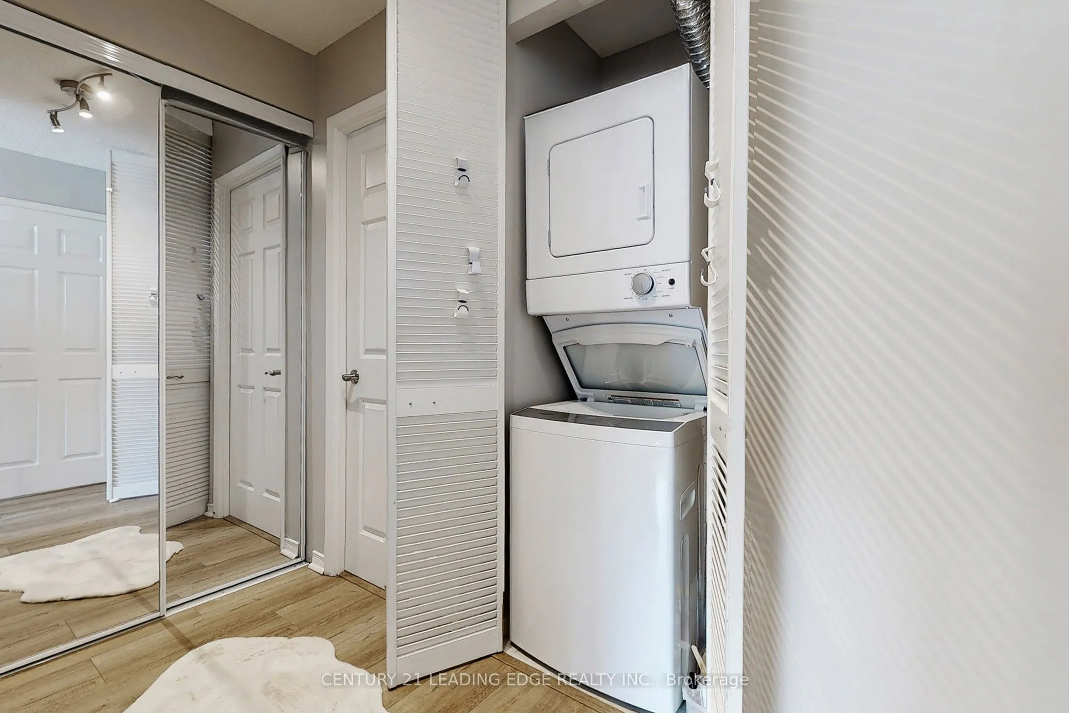 309 Major Mackenzie Drive E, #413