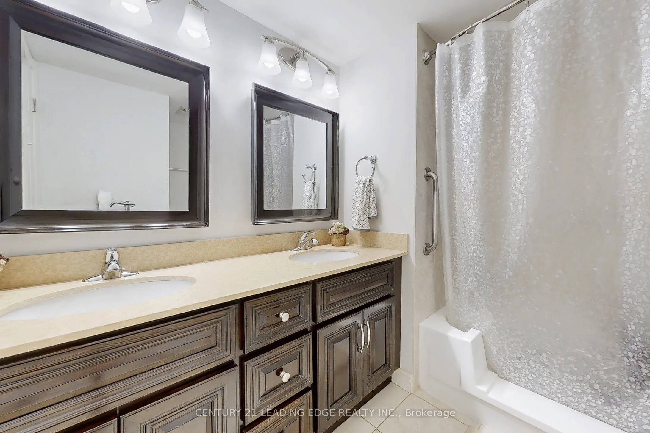 309 Major Mackenzie Drive E, #413