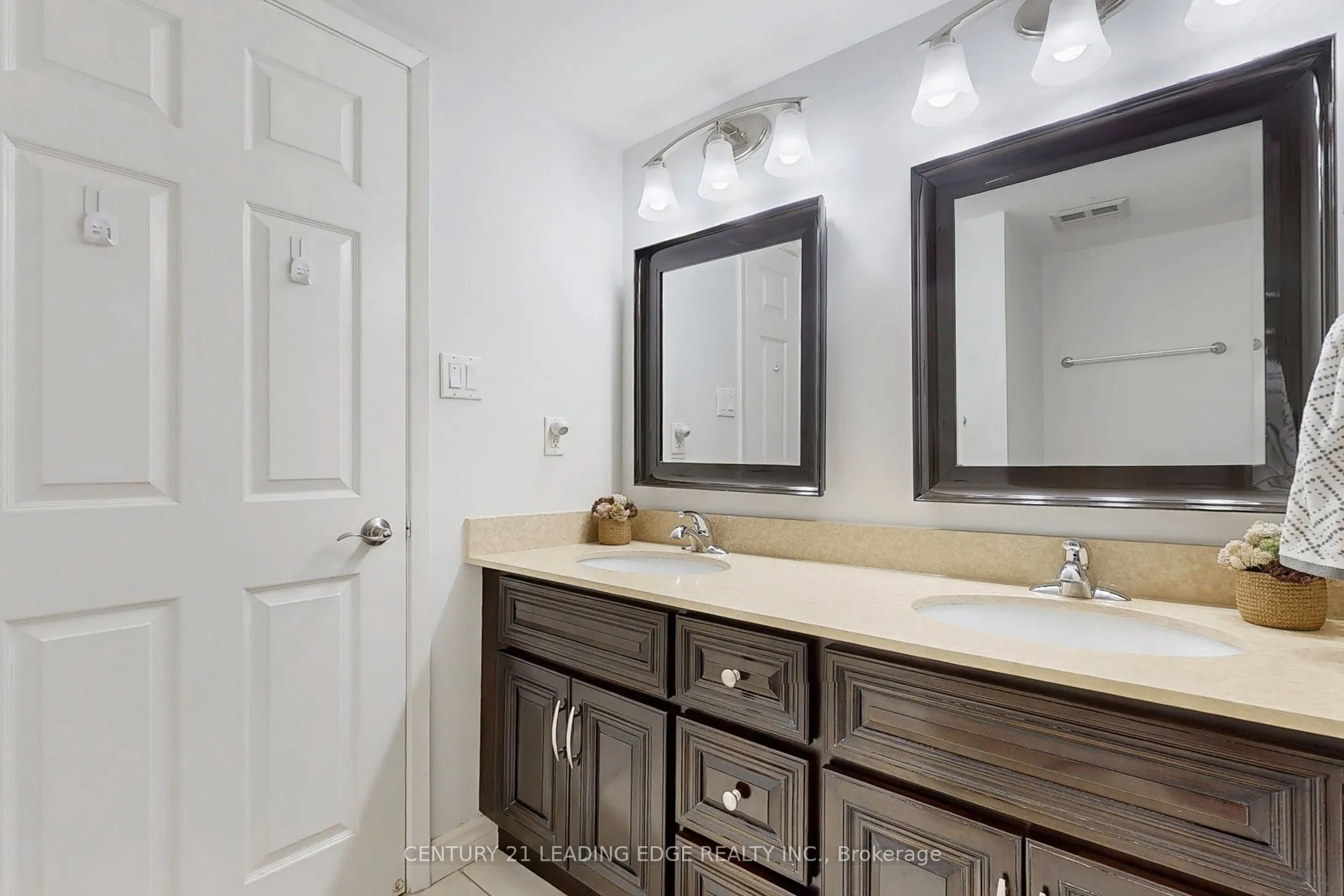 309 Major Mackenzie Drive E, #413