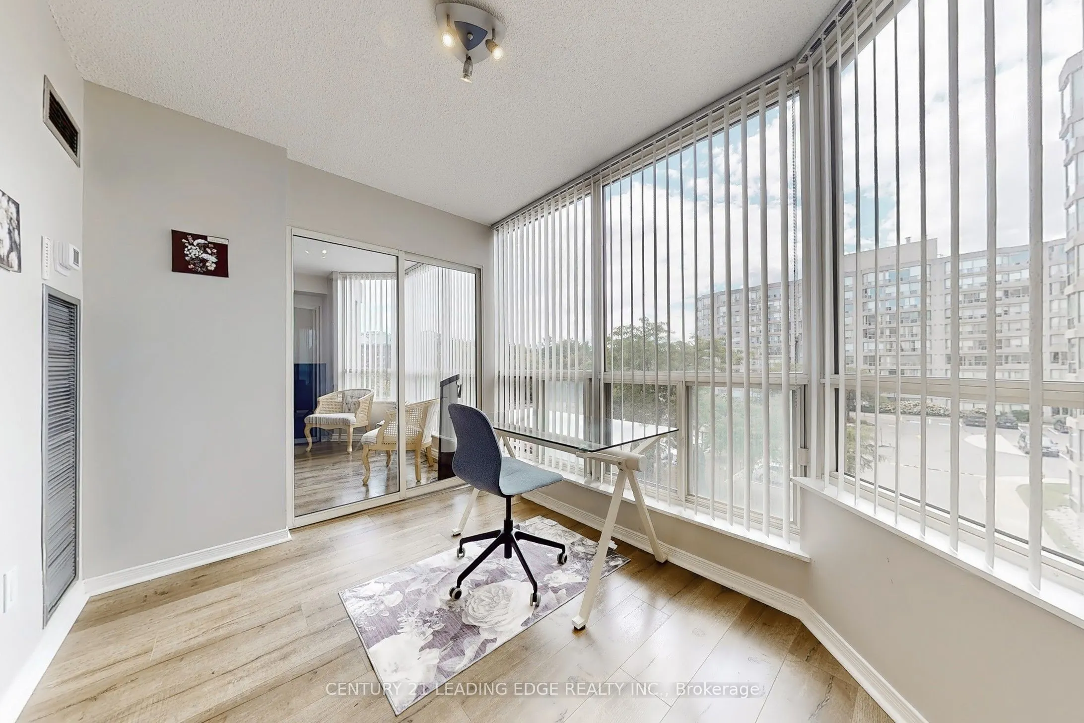 309 Major Mackenzie Drive E, #413