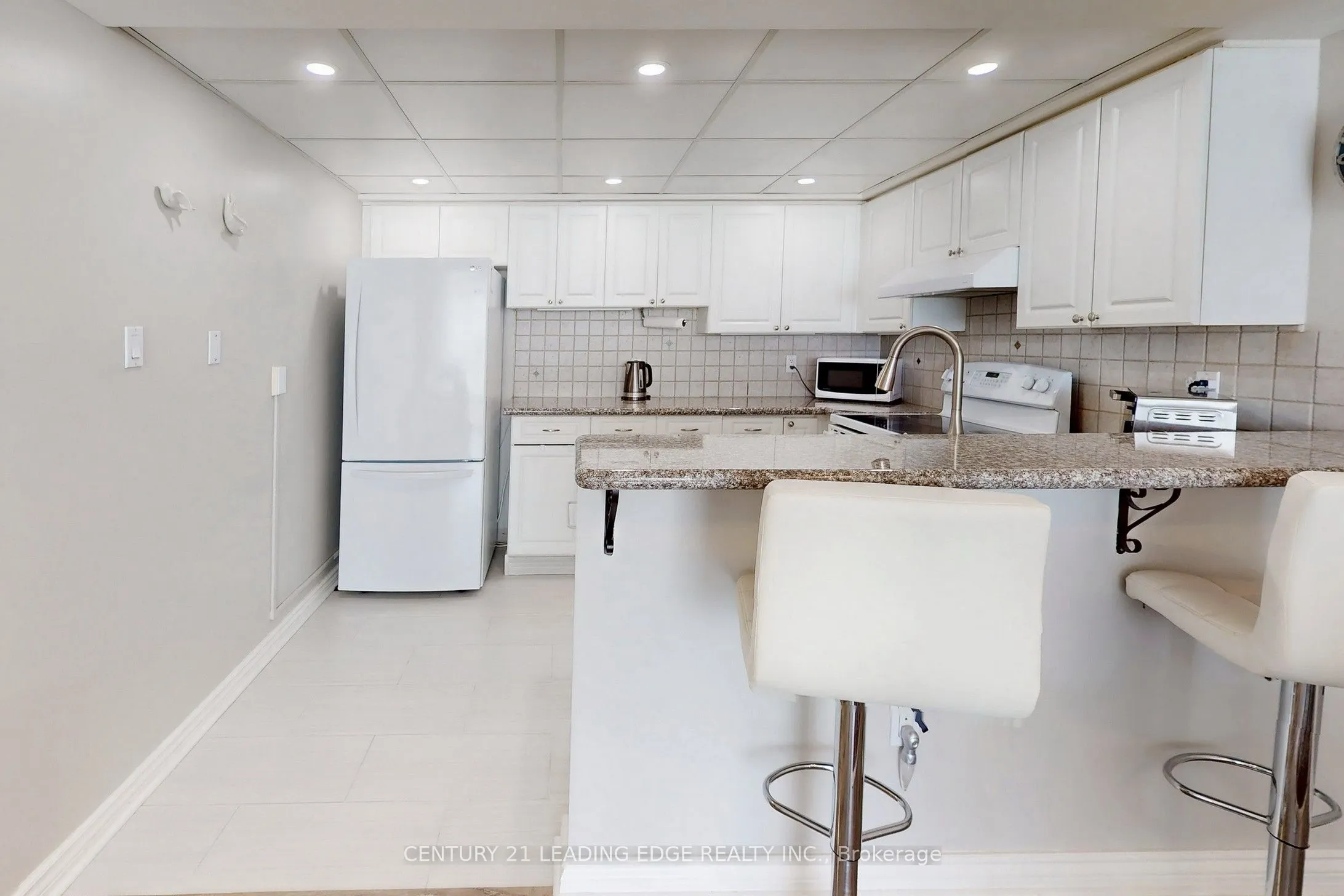 309 Major Mackenzie Drive E, #413