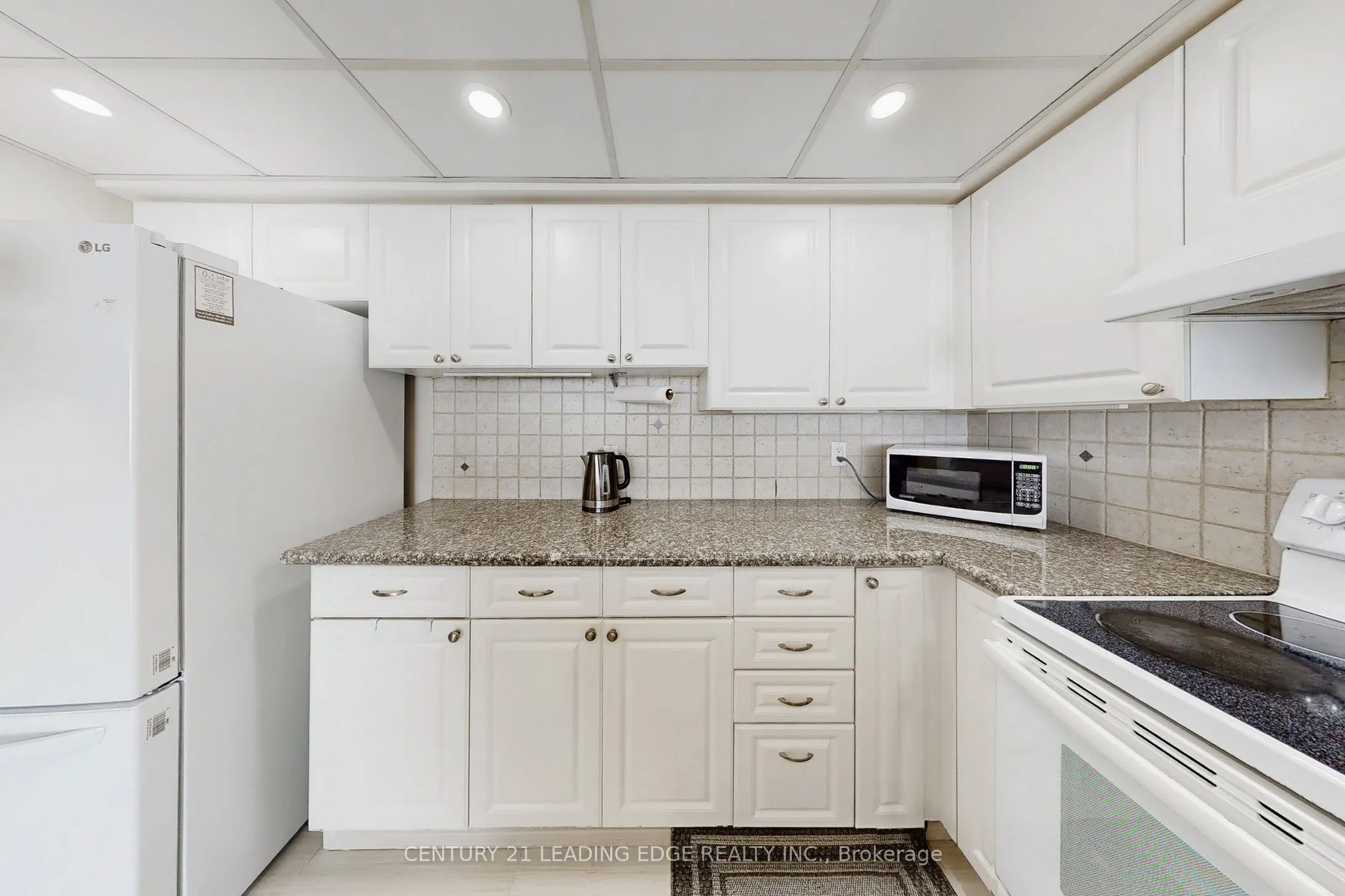 309 Major Mackenzie Drive E, #413