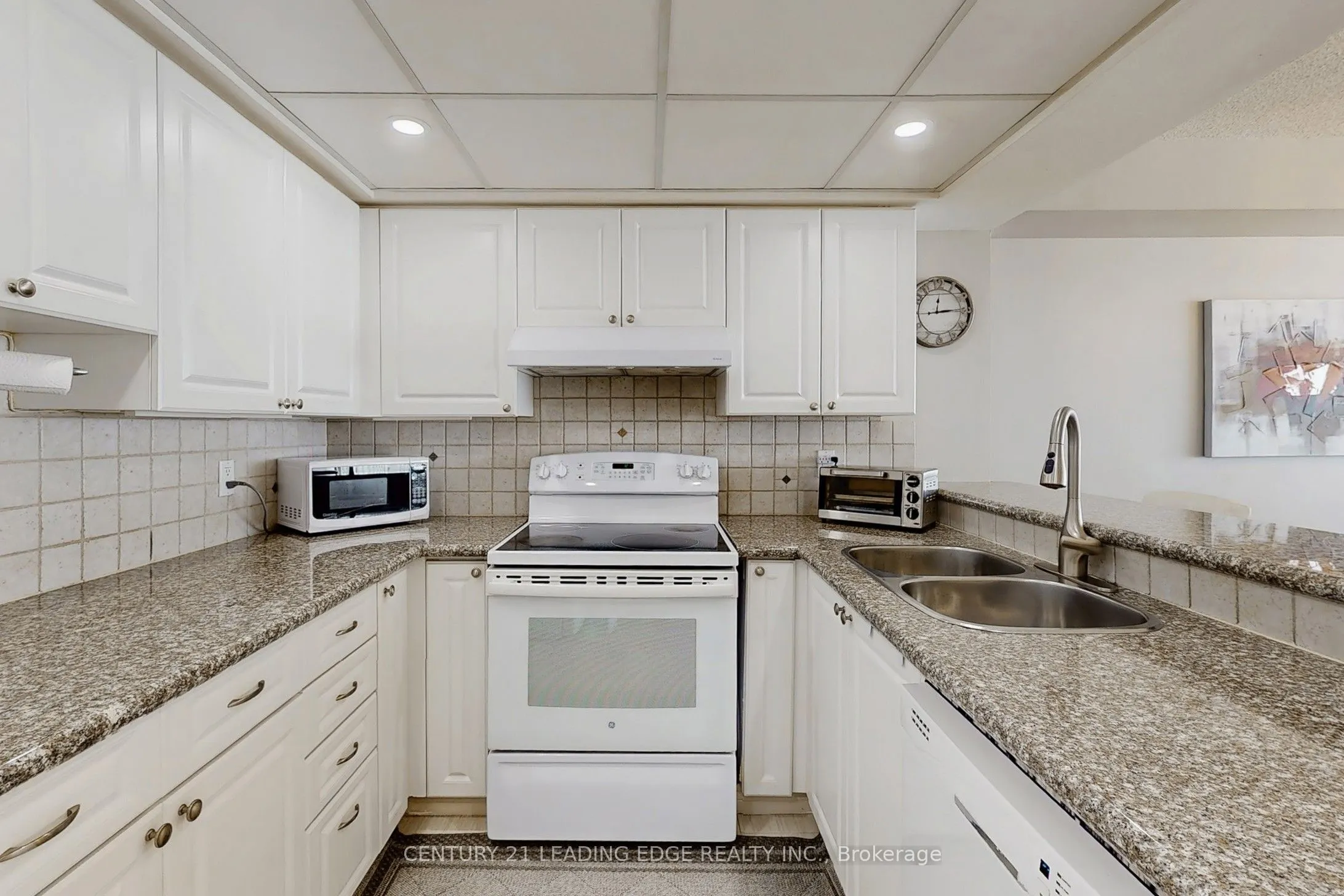 309 Major Mackenzie Drive E, #413