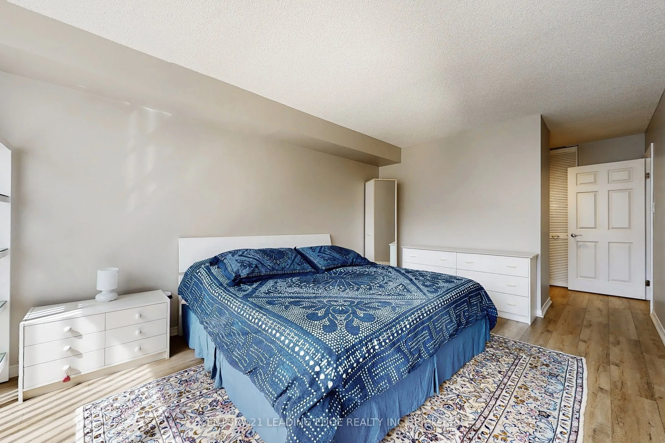 309 Major Mackenzie Drive E, #413