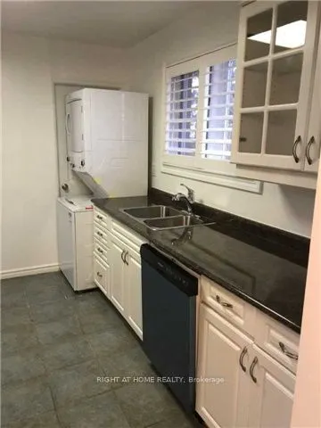 38 Stoddart Drive, #Main