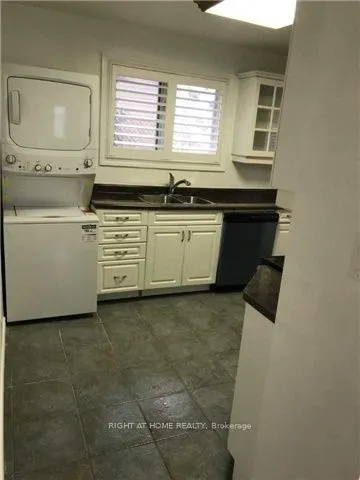 38 Stoddart Drive, #Main