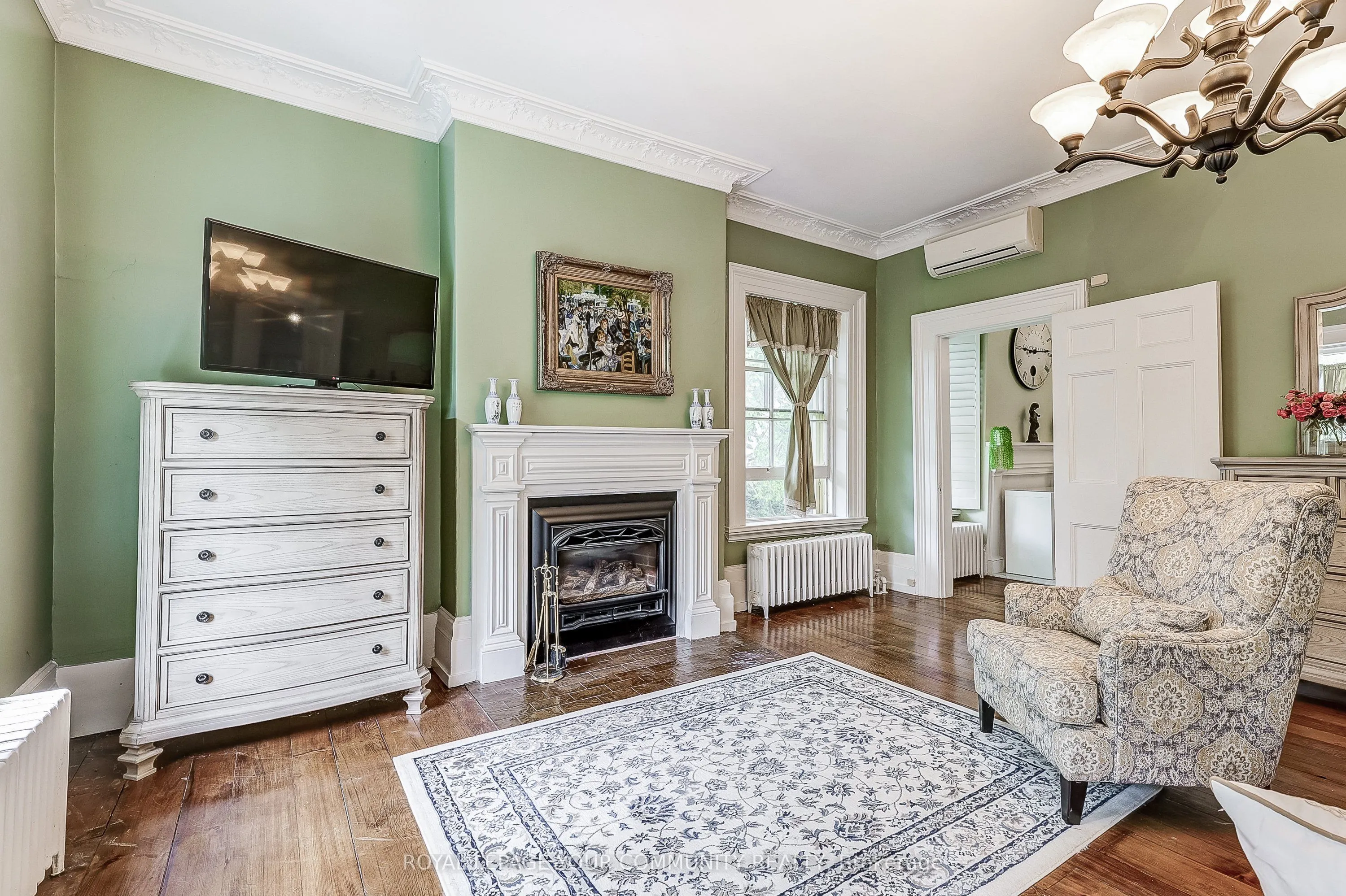 54 Cricklewood Crescent