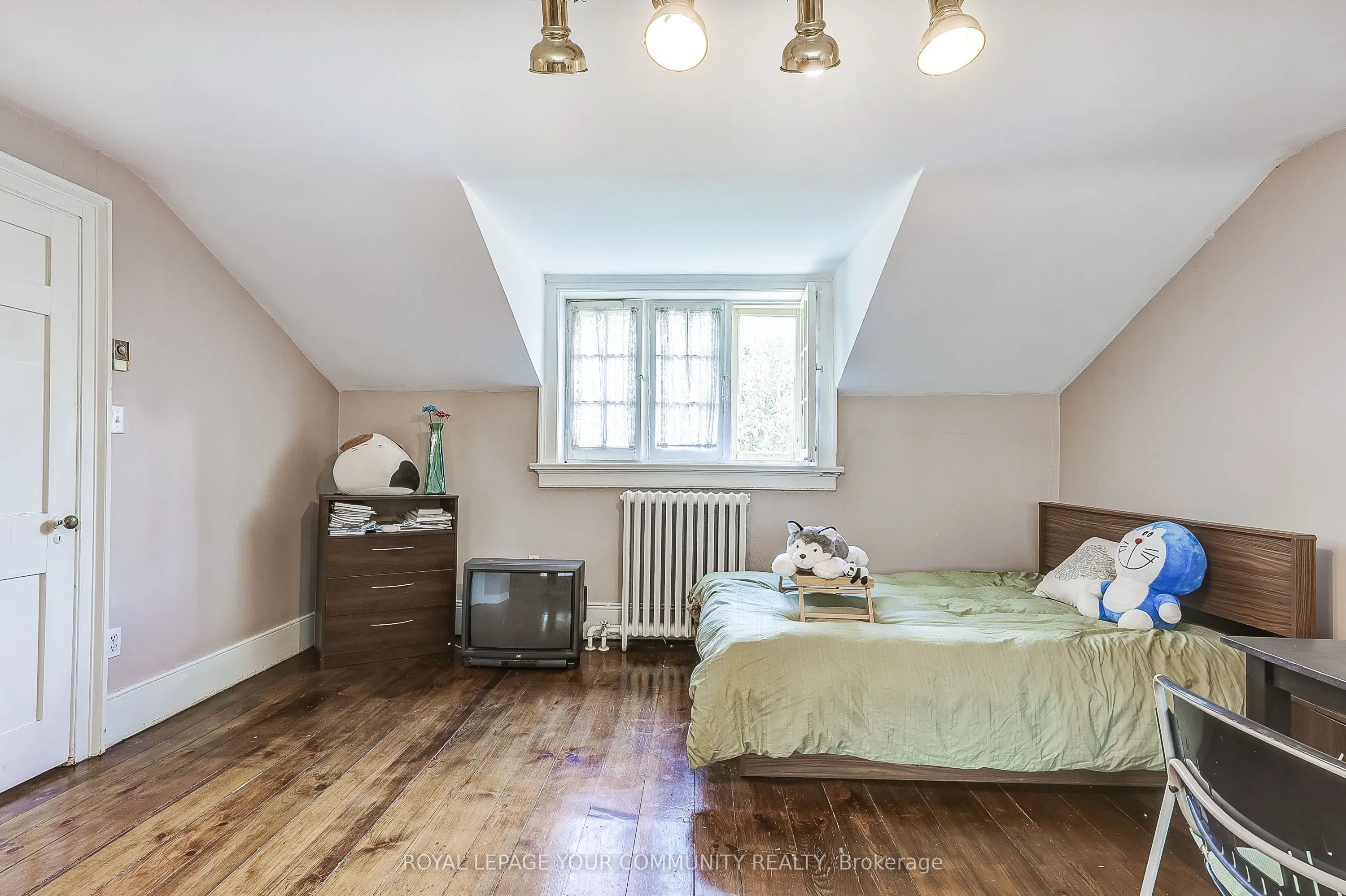 54 Cricklewood Crescent