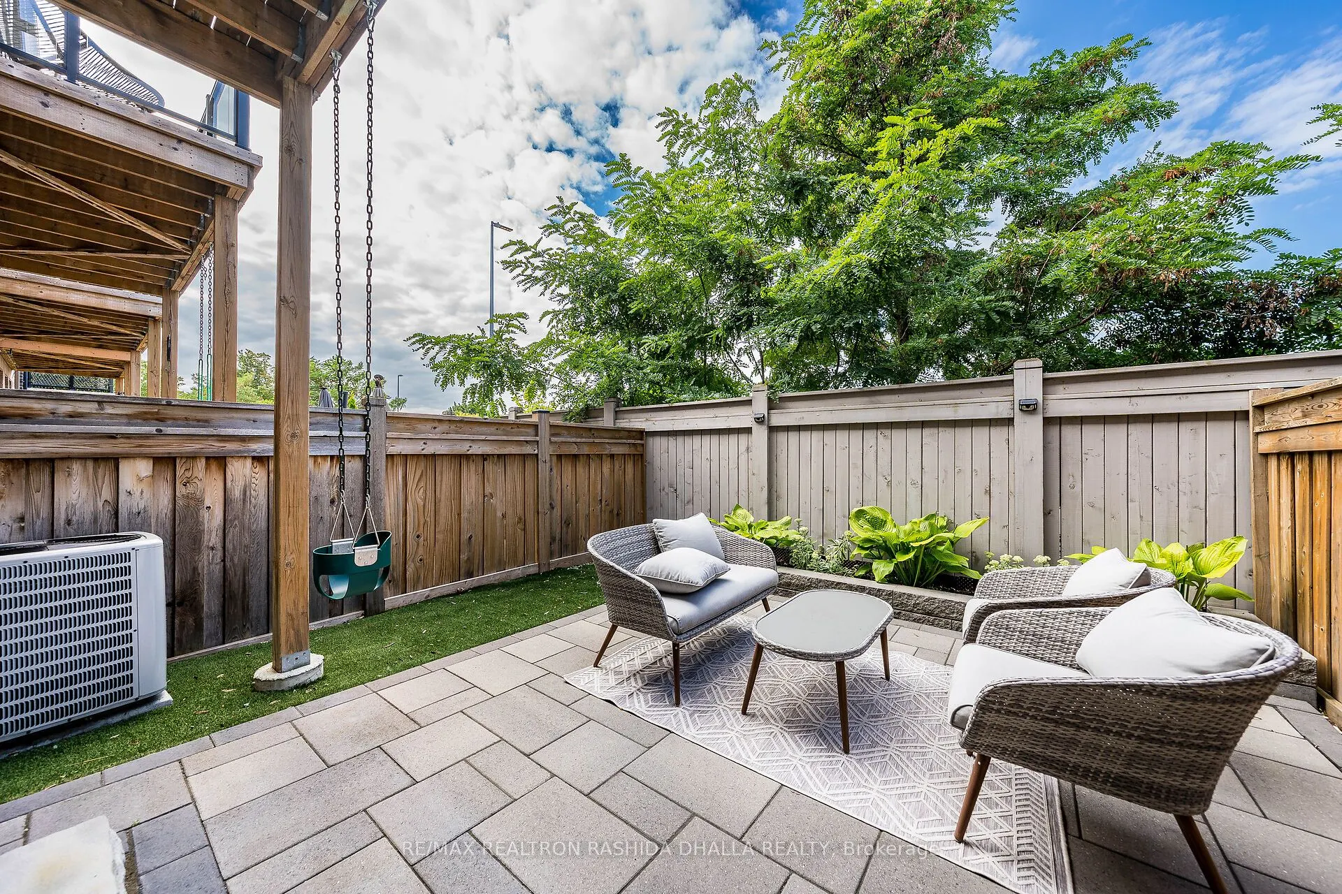 87 Glenngarry Crescent