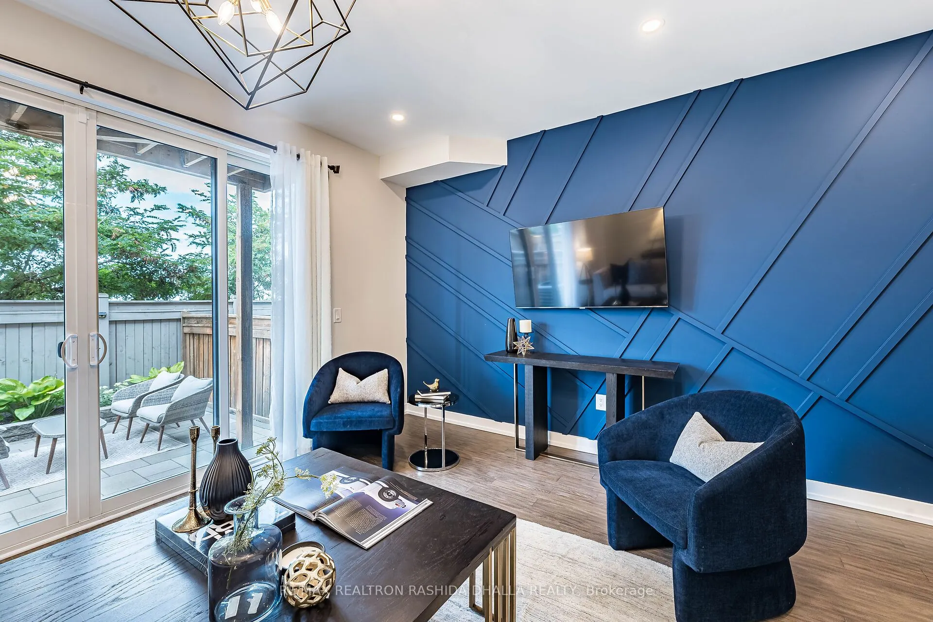 87 Glenngarry Crescent