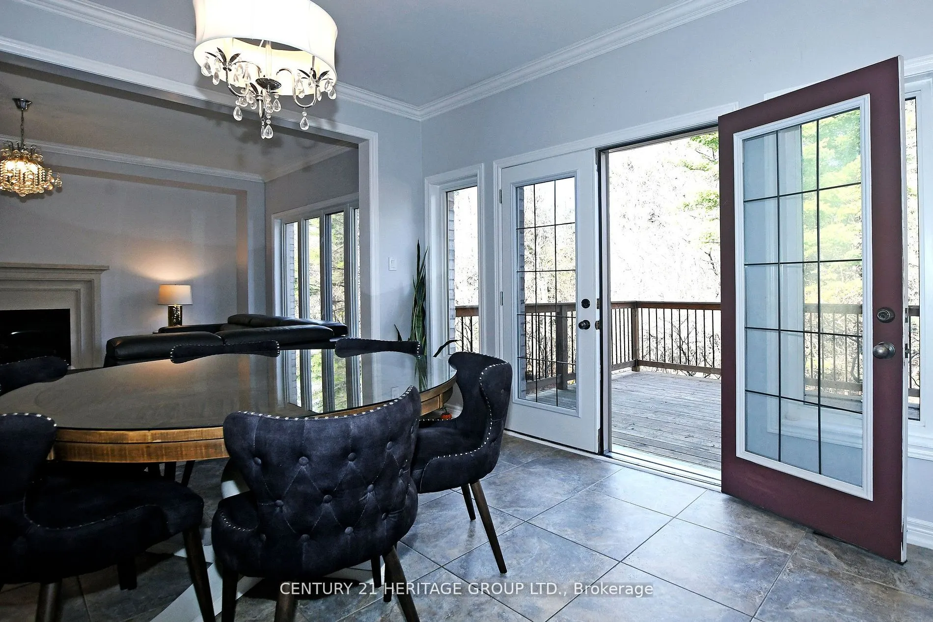 170 Art West Avenue