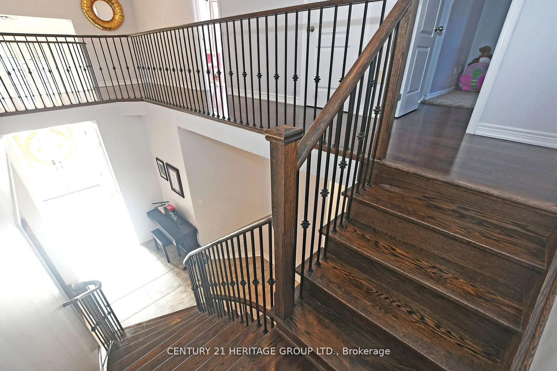 170 Art West Avenue