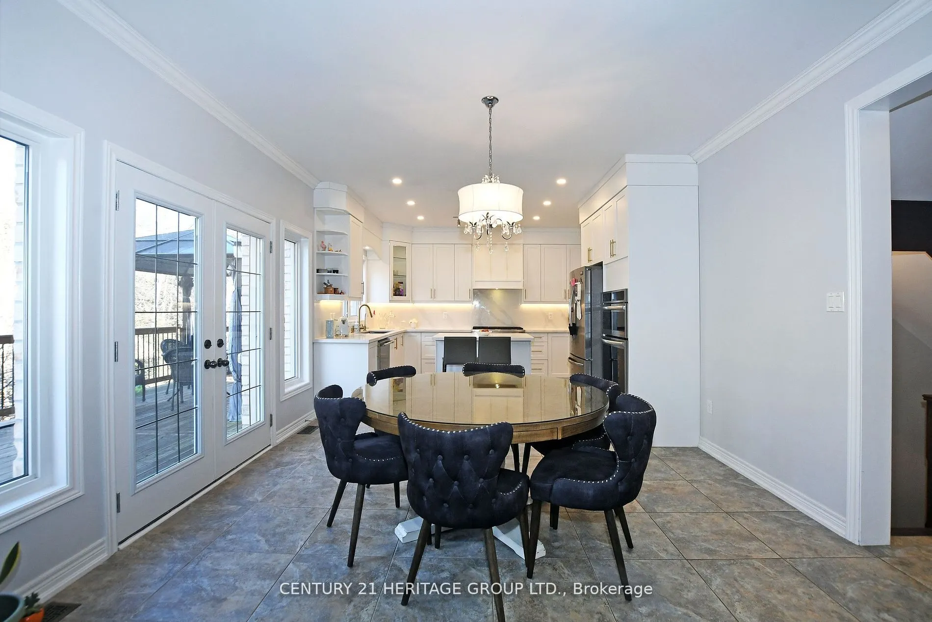 170 Art West Avenue