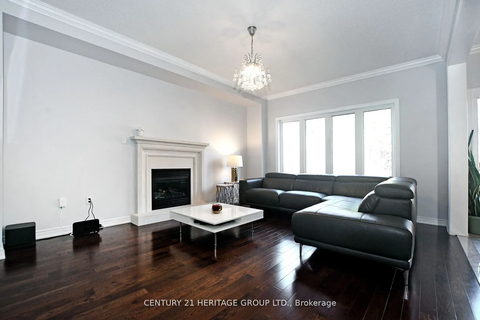 170 Art West Avenue