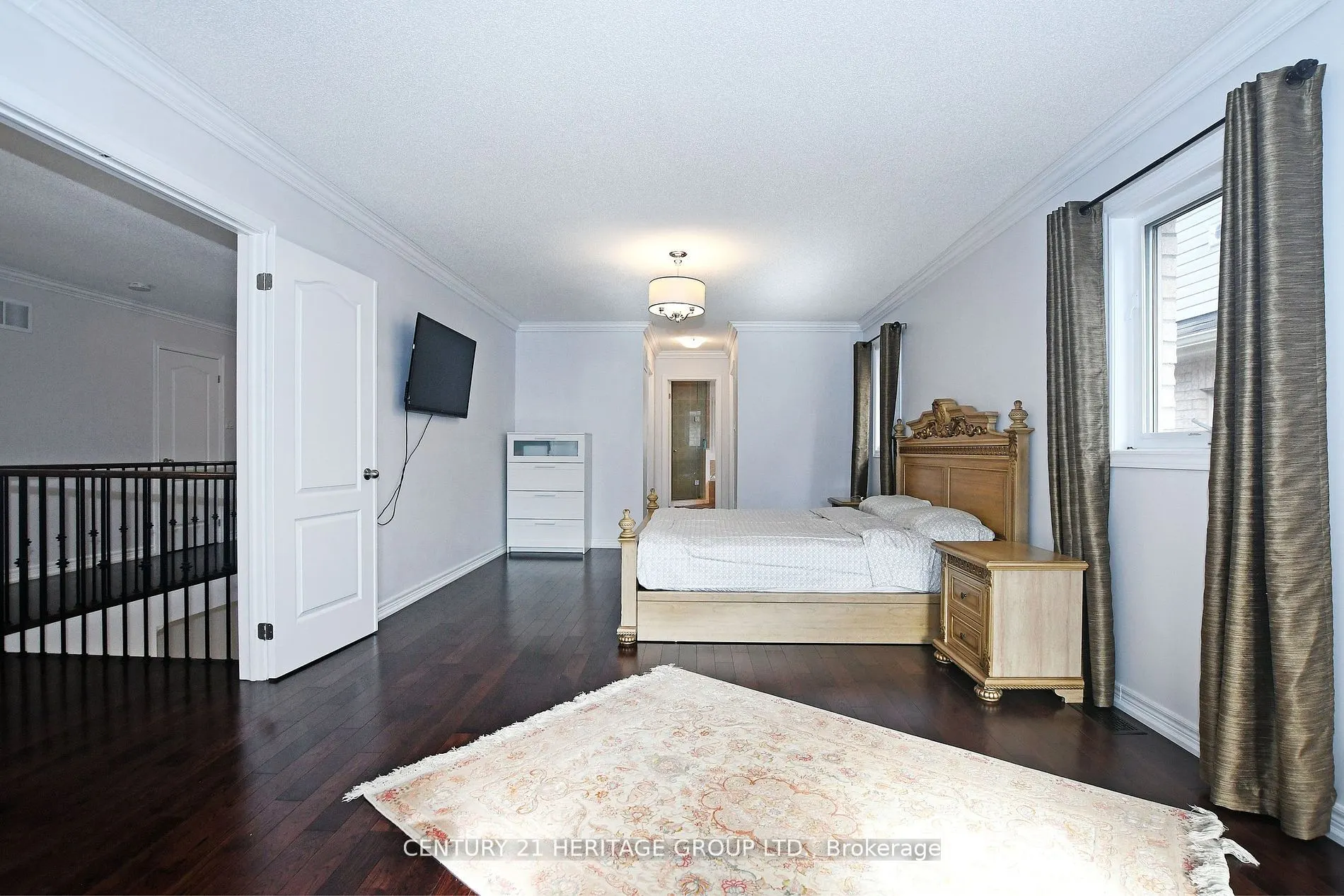 170 Art West Avenue