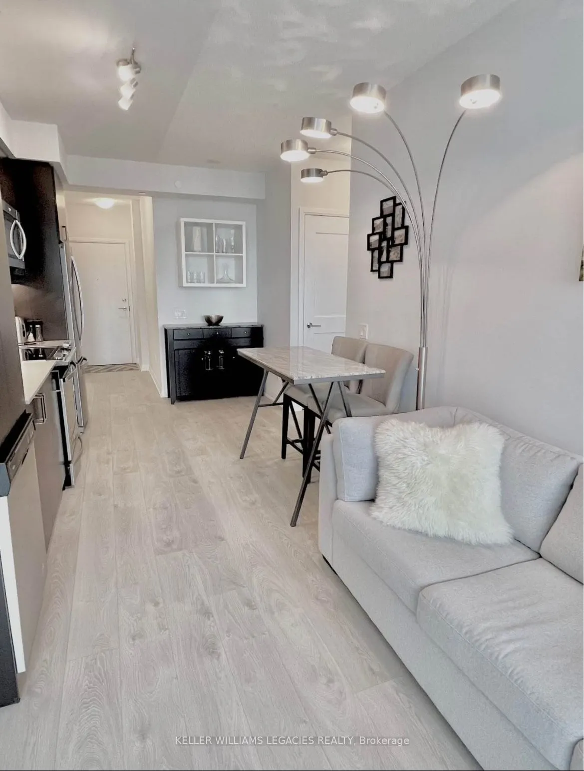 7895 Jane Street, #801