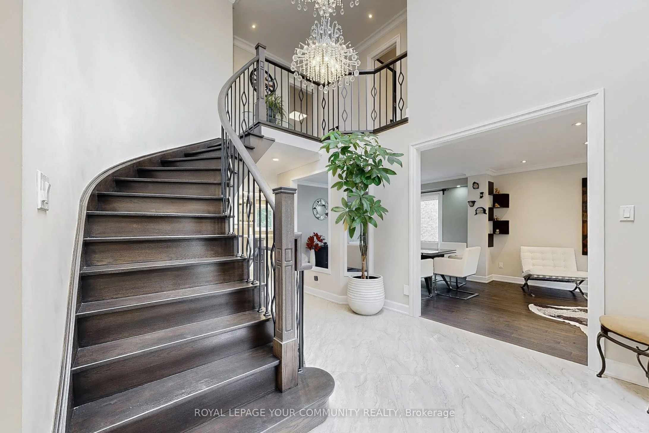 7 Shaftsbury Avenue