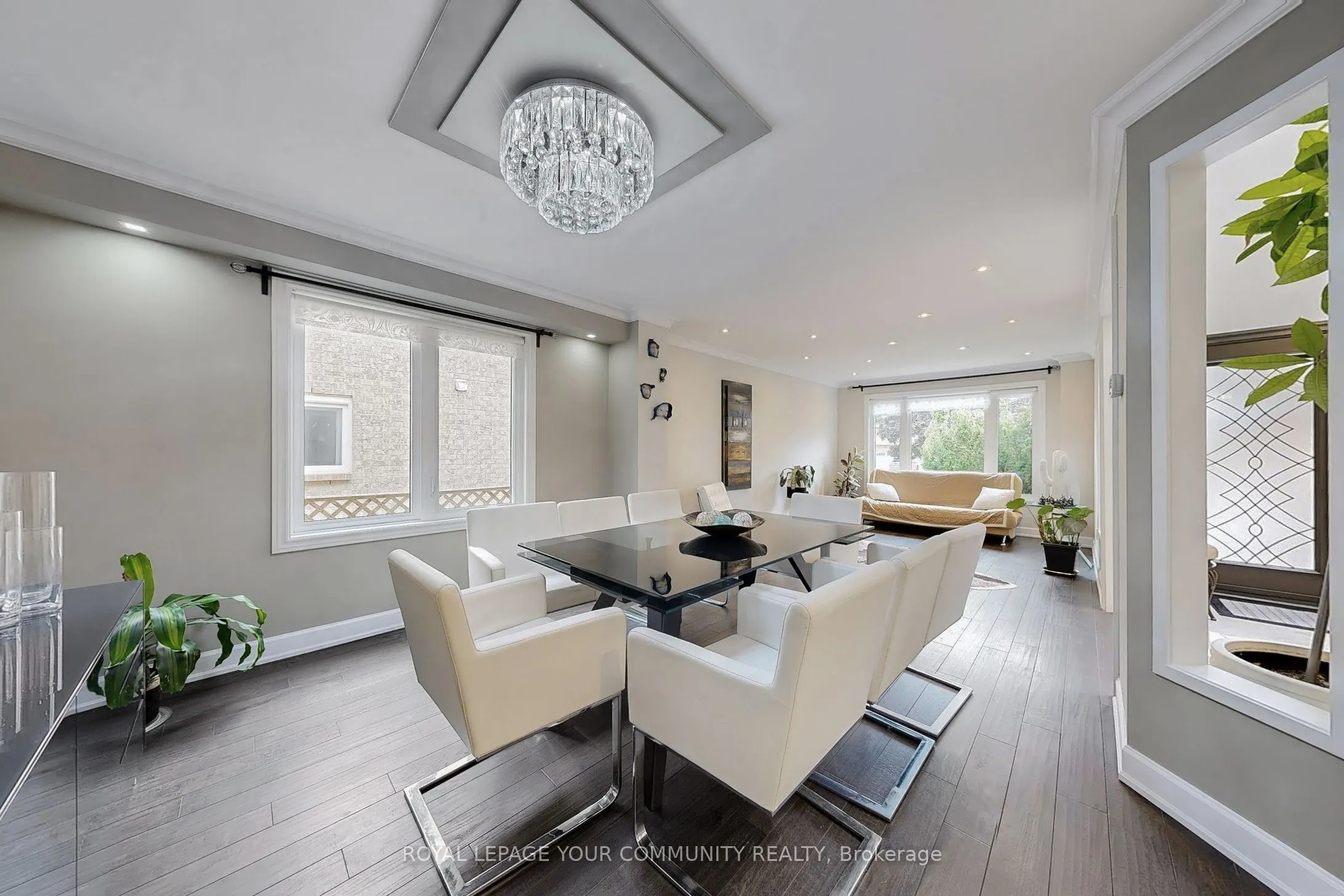 7 Shaftsbury Avenue