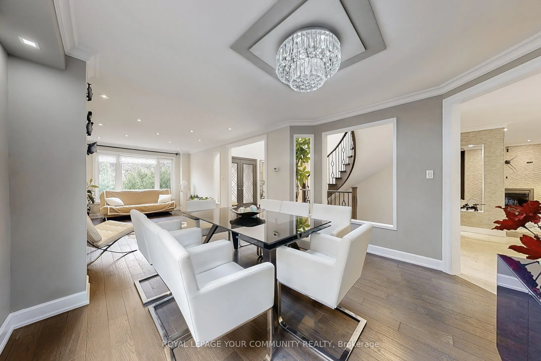 7 Shaftsbury Avenue