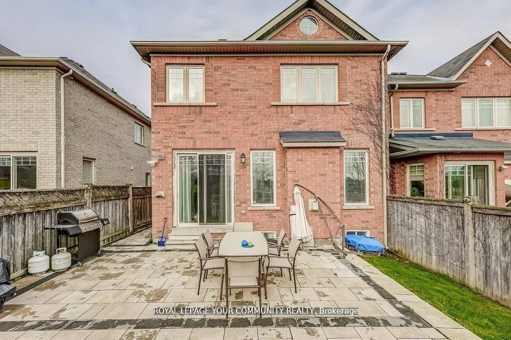 16 Windrow Street