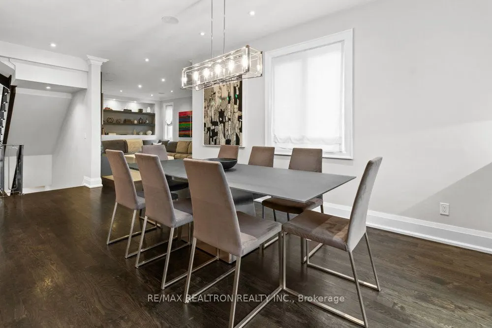 542 HIGHCLIFFE Drive