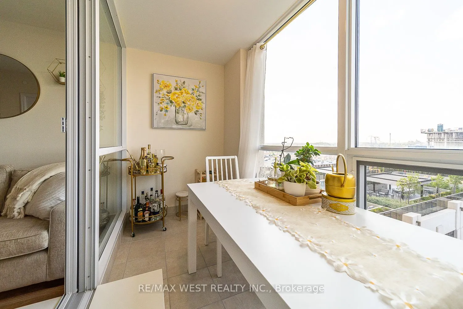 9085 Jane Street, #901