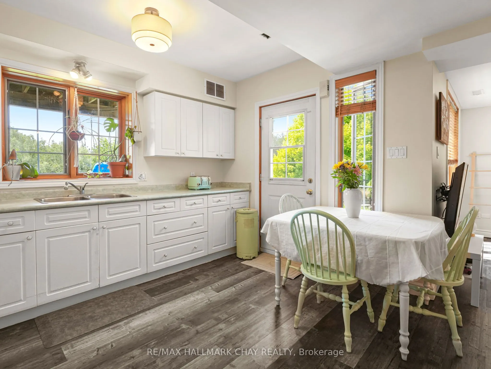 4146 Concession 7 Road