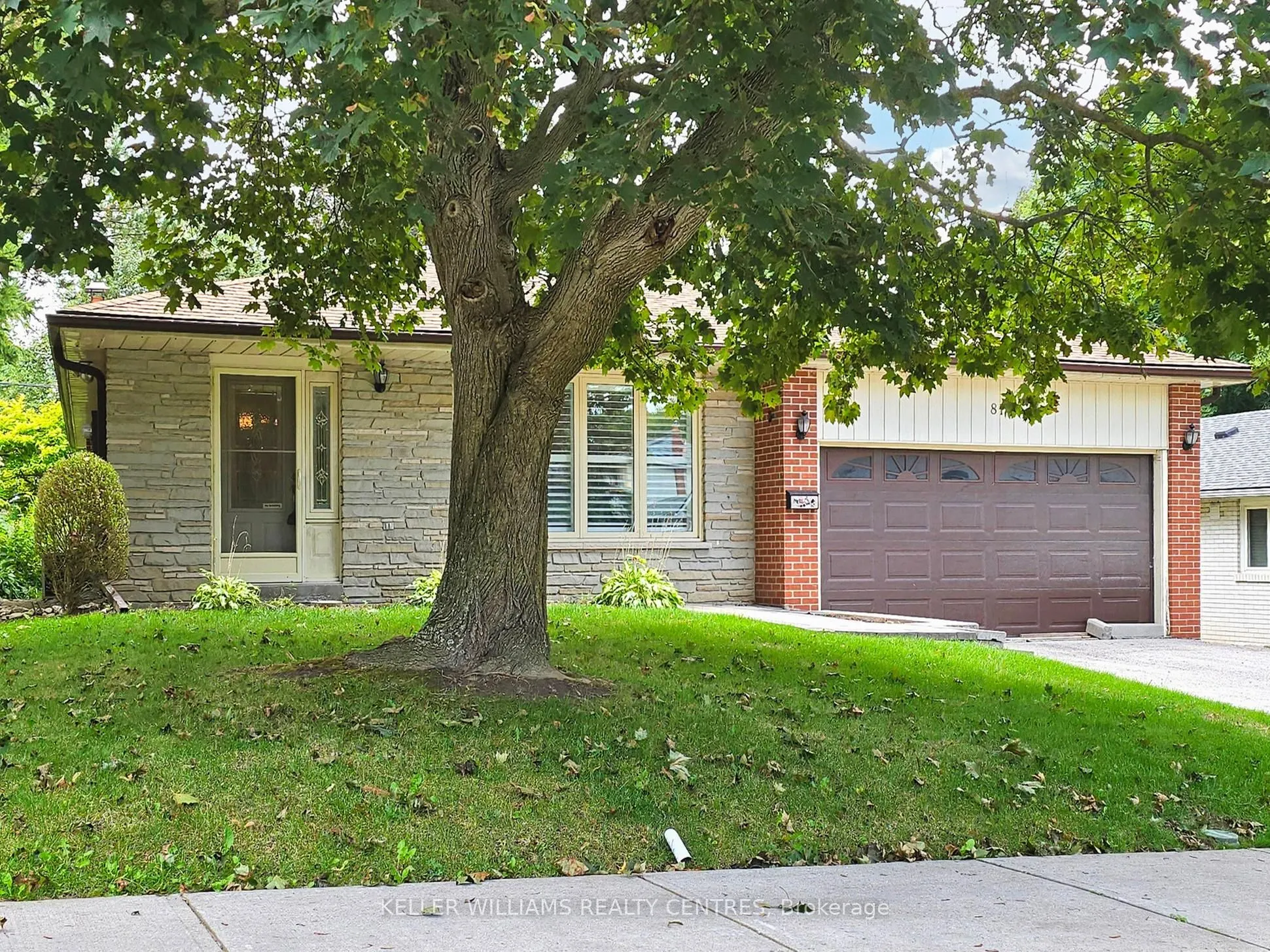 814 Arnold Crescent