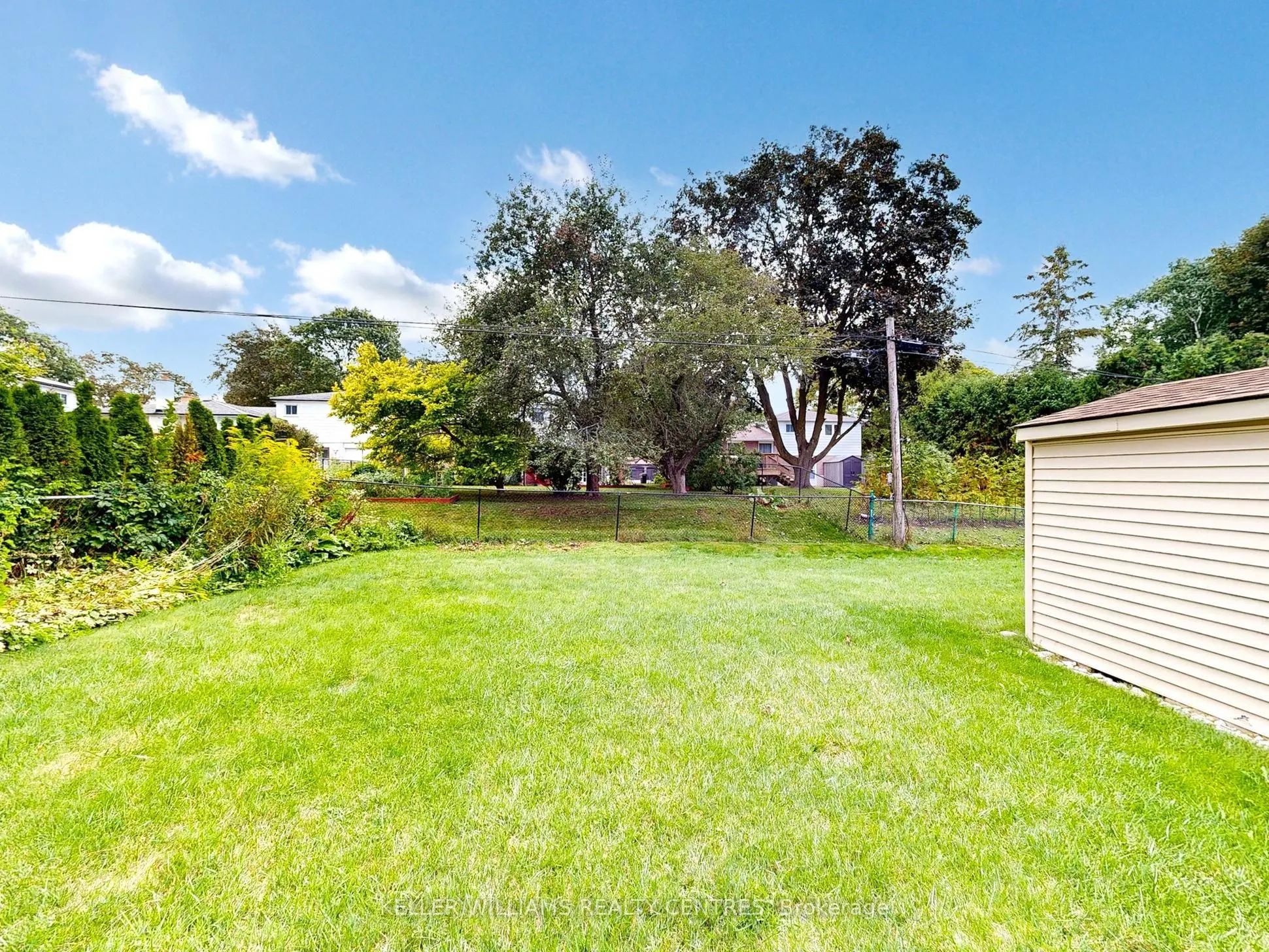 814 Arnold Crescent