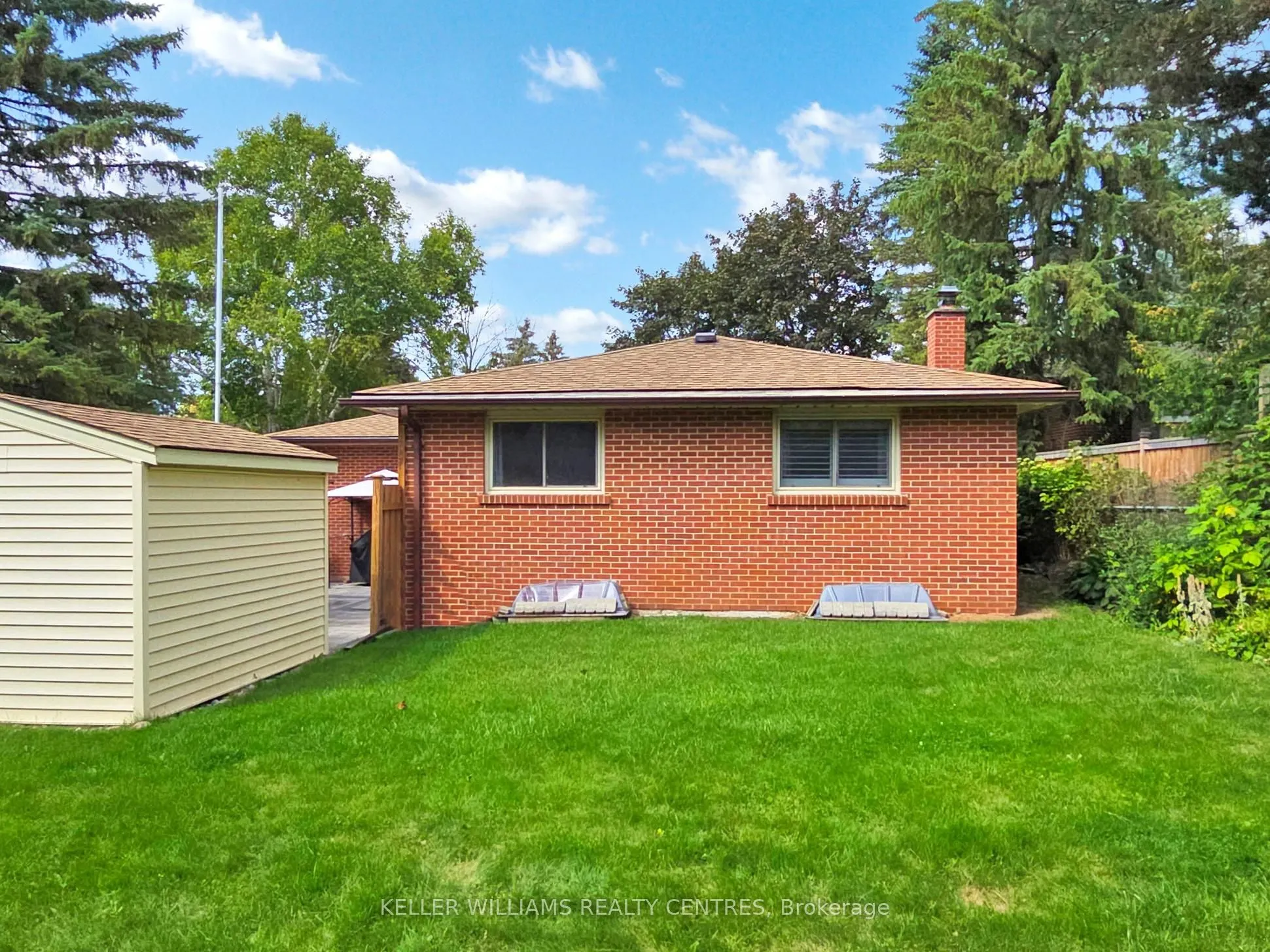 814 Arnold Crescent