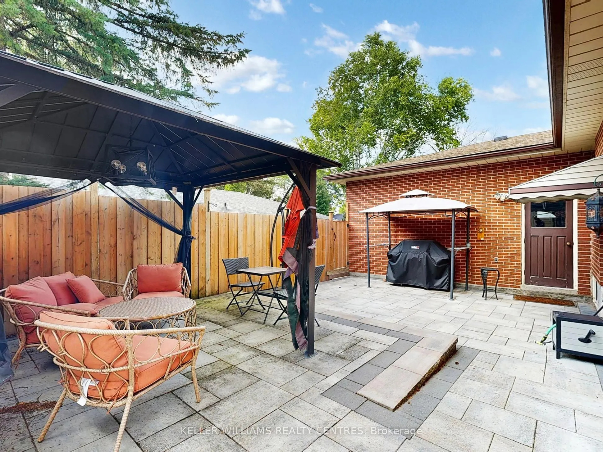 814 Arnold Crescent