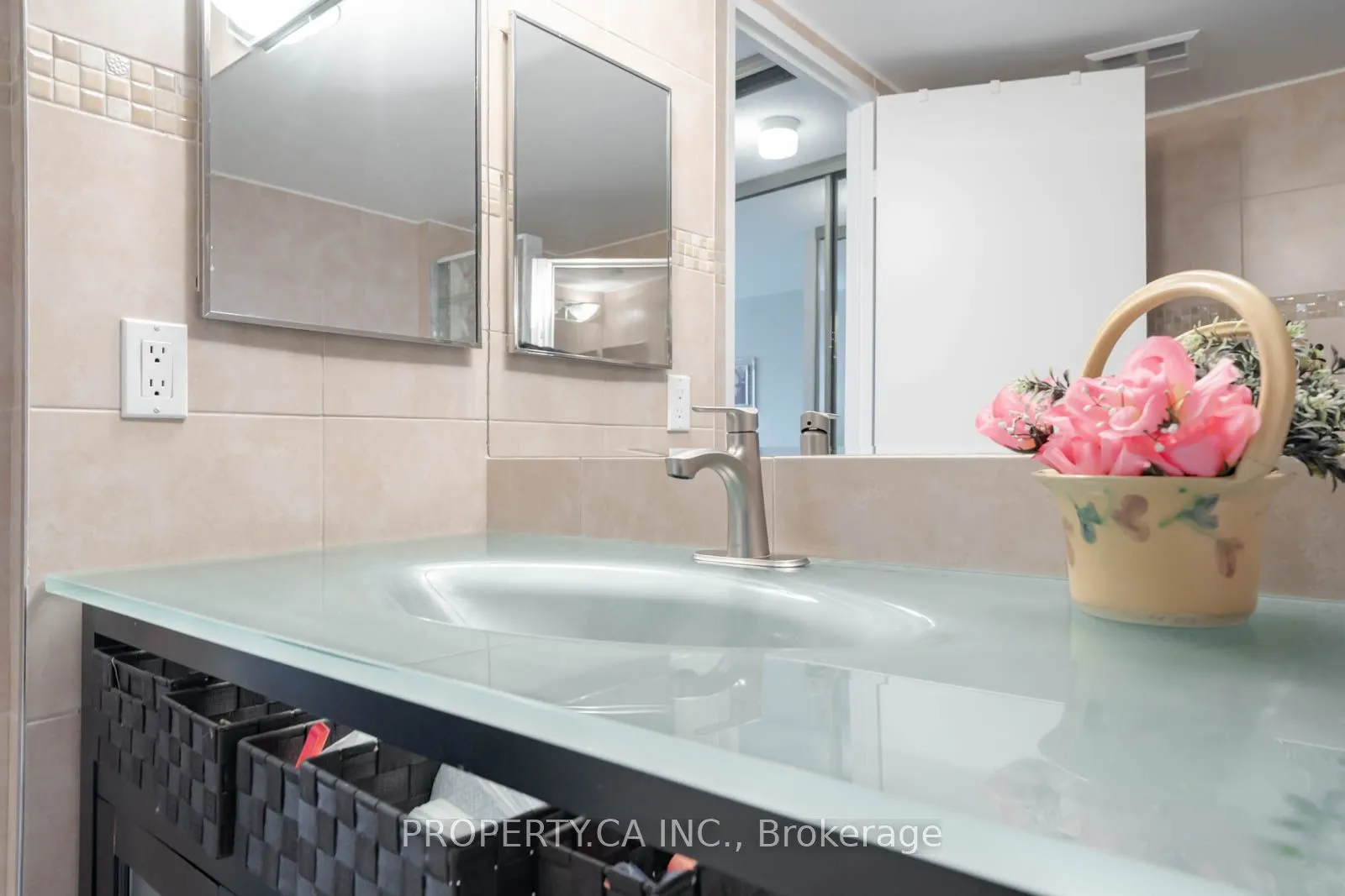 7460 Bathurst Street, #605