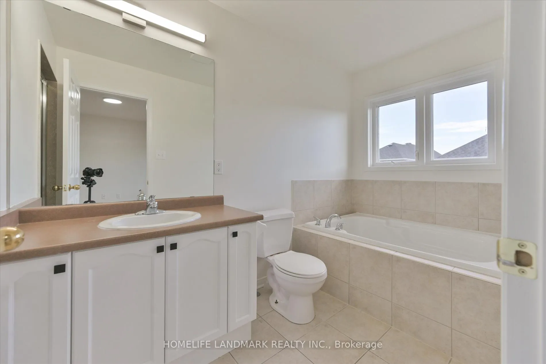 206 Venice Gate Drive