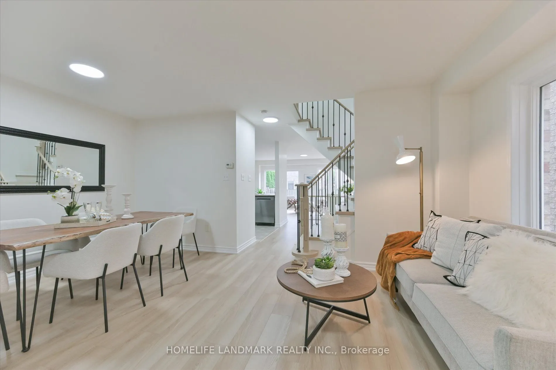 206 Venice Gate Drive