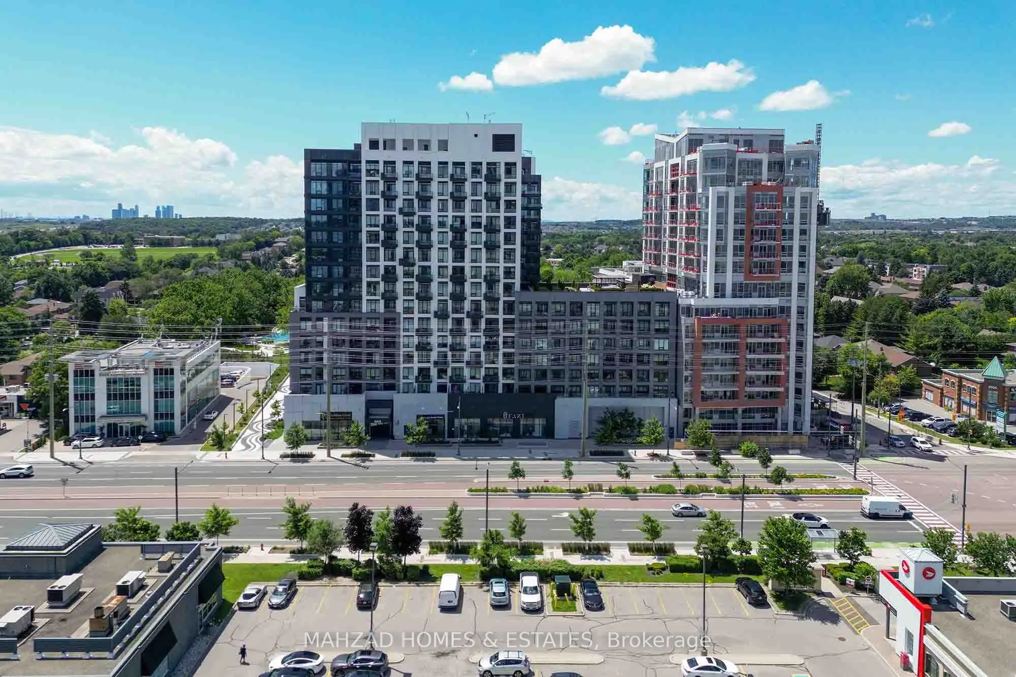 8886 yonge Street, #1806