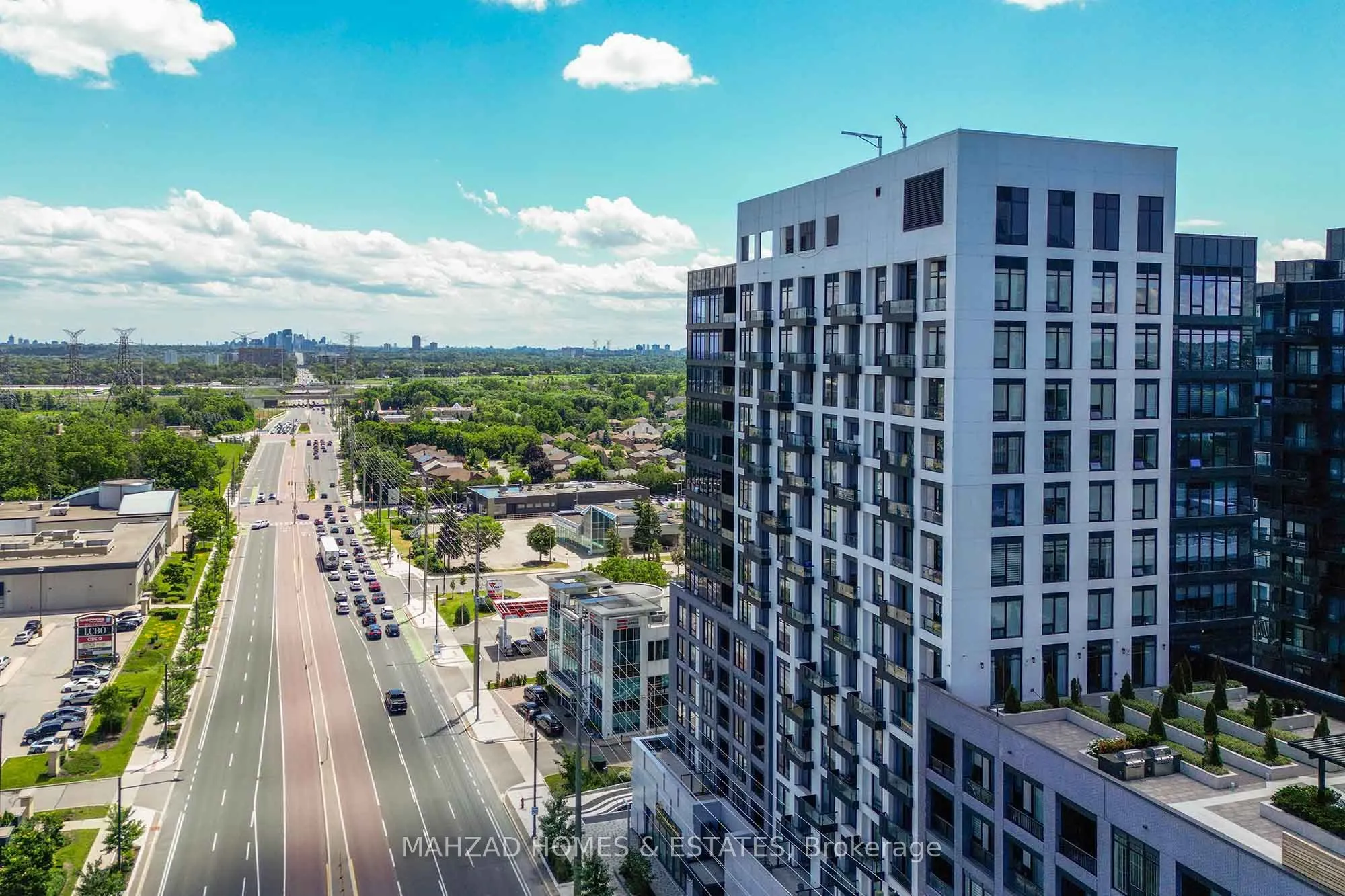 8886 yonge Street, #1806