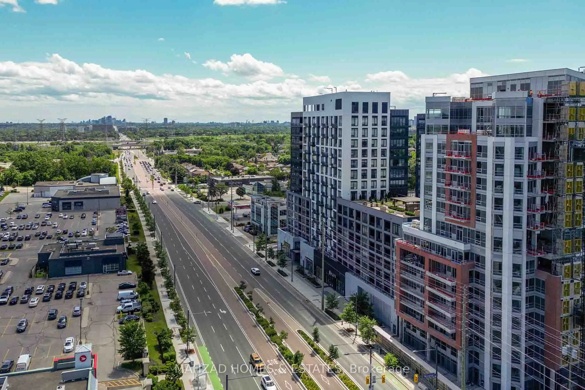 8886 yonge Street, #1806