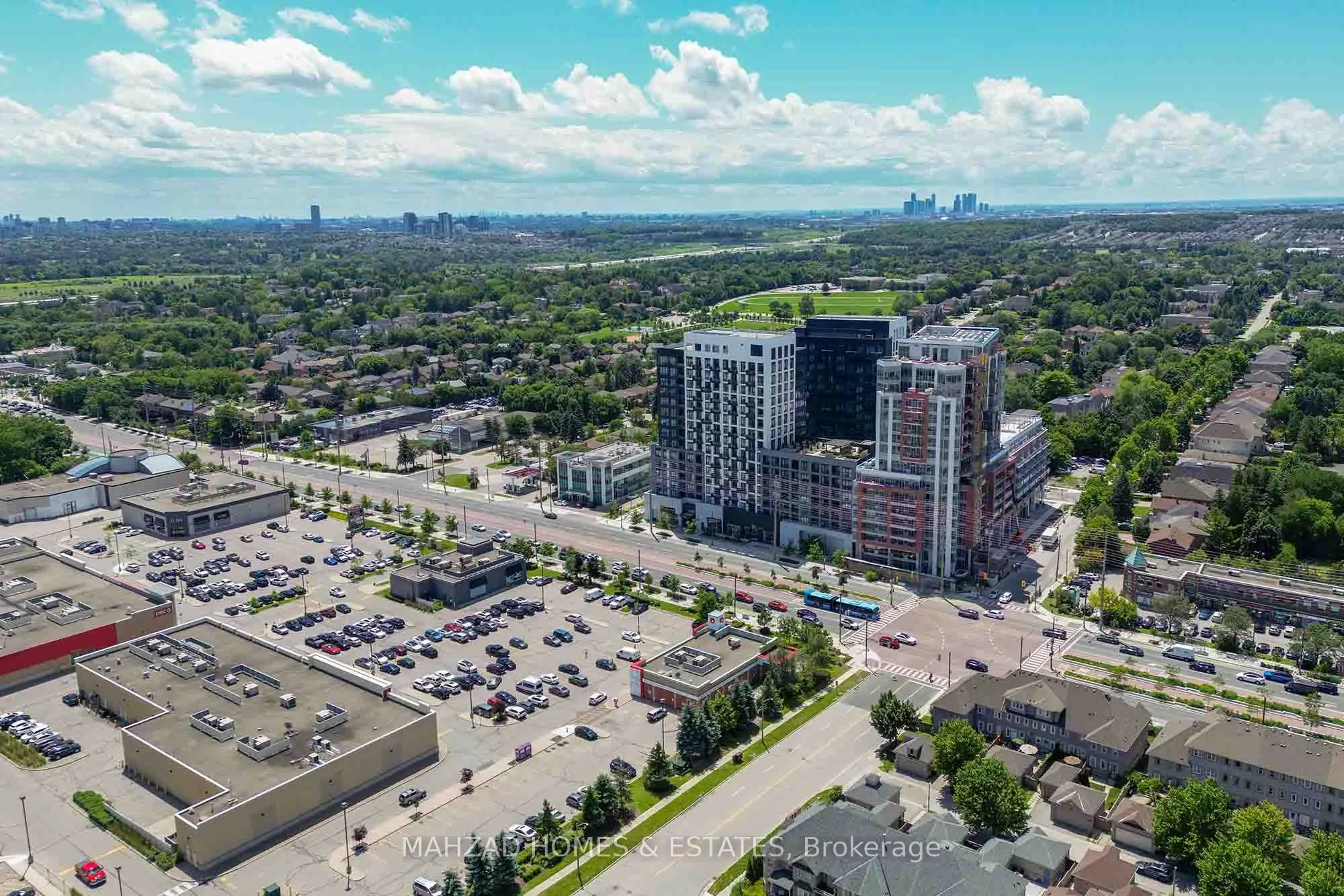 8886 yonge Street, #1806