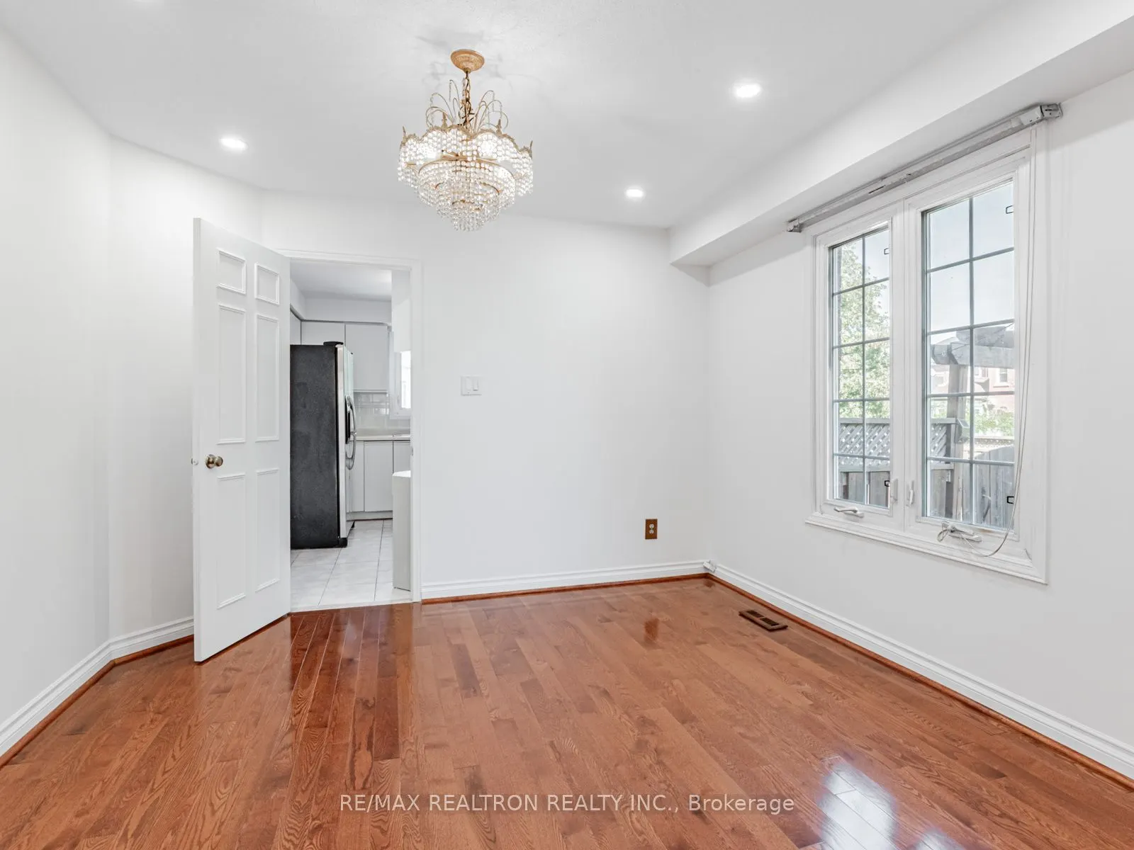 98 Rosedale Heights Drive