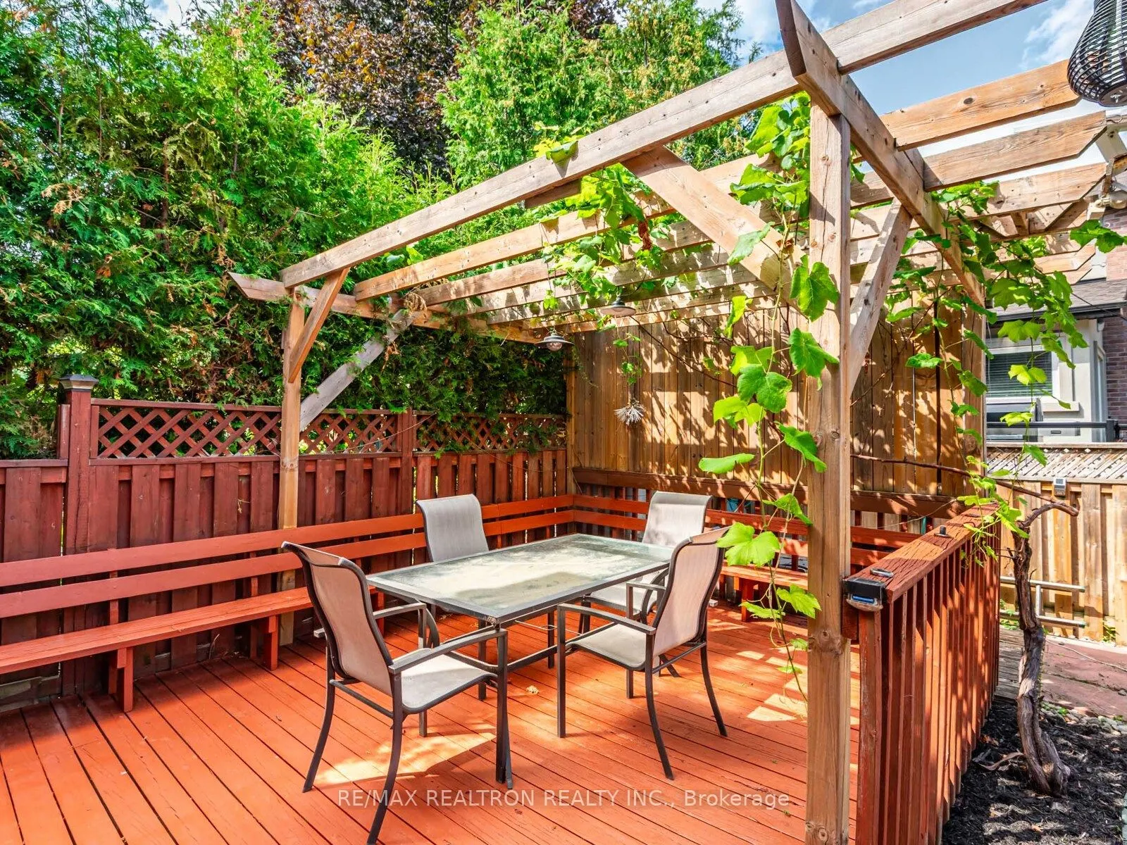 98 Rosedale Heights Drive
