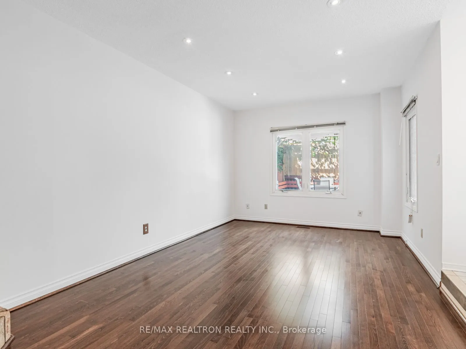 98 Rosedale Heights Drive