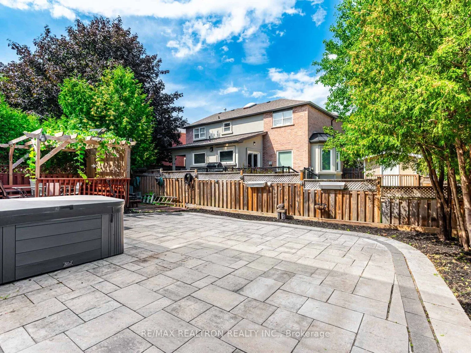 98 Rosedale Heights Drive