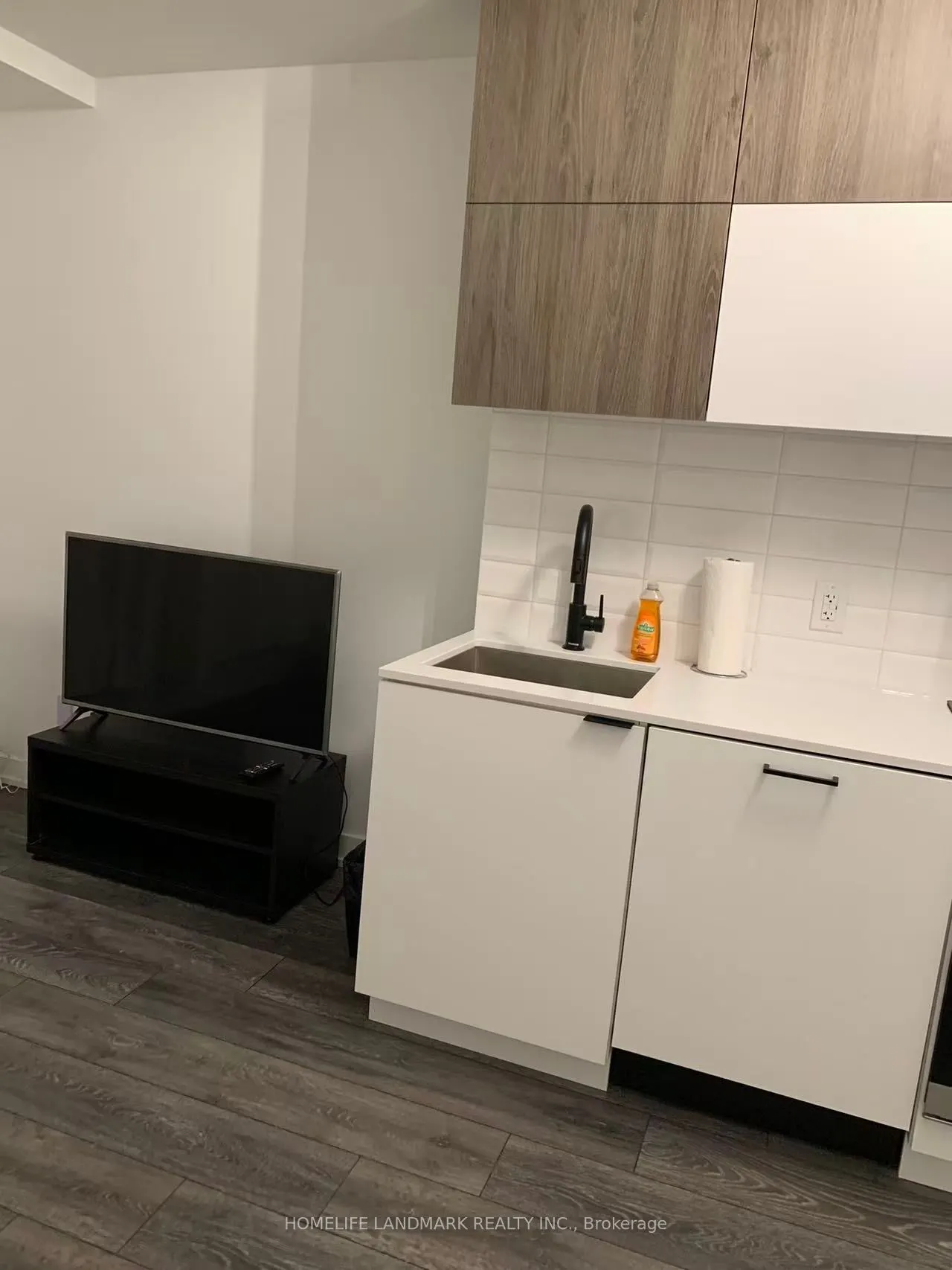 8888 Yonge Street, #209
