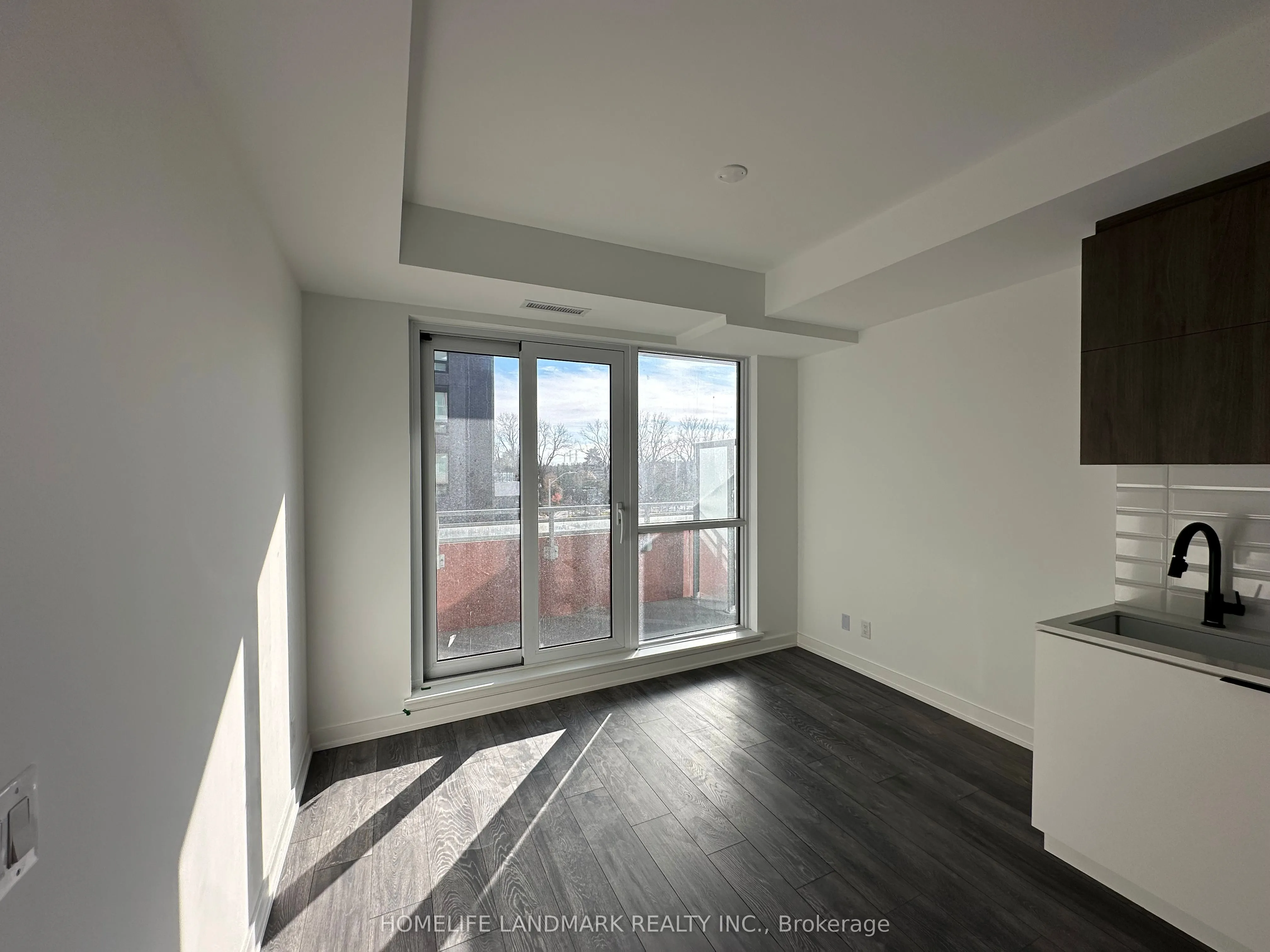 8888 Yonge Street, #209