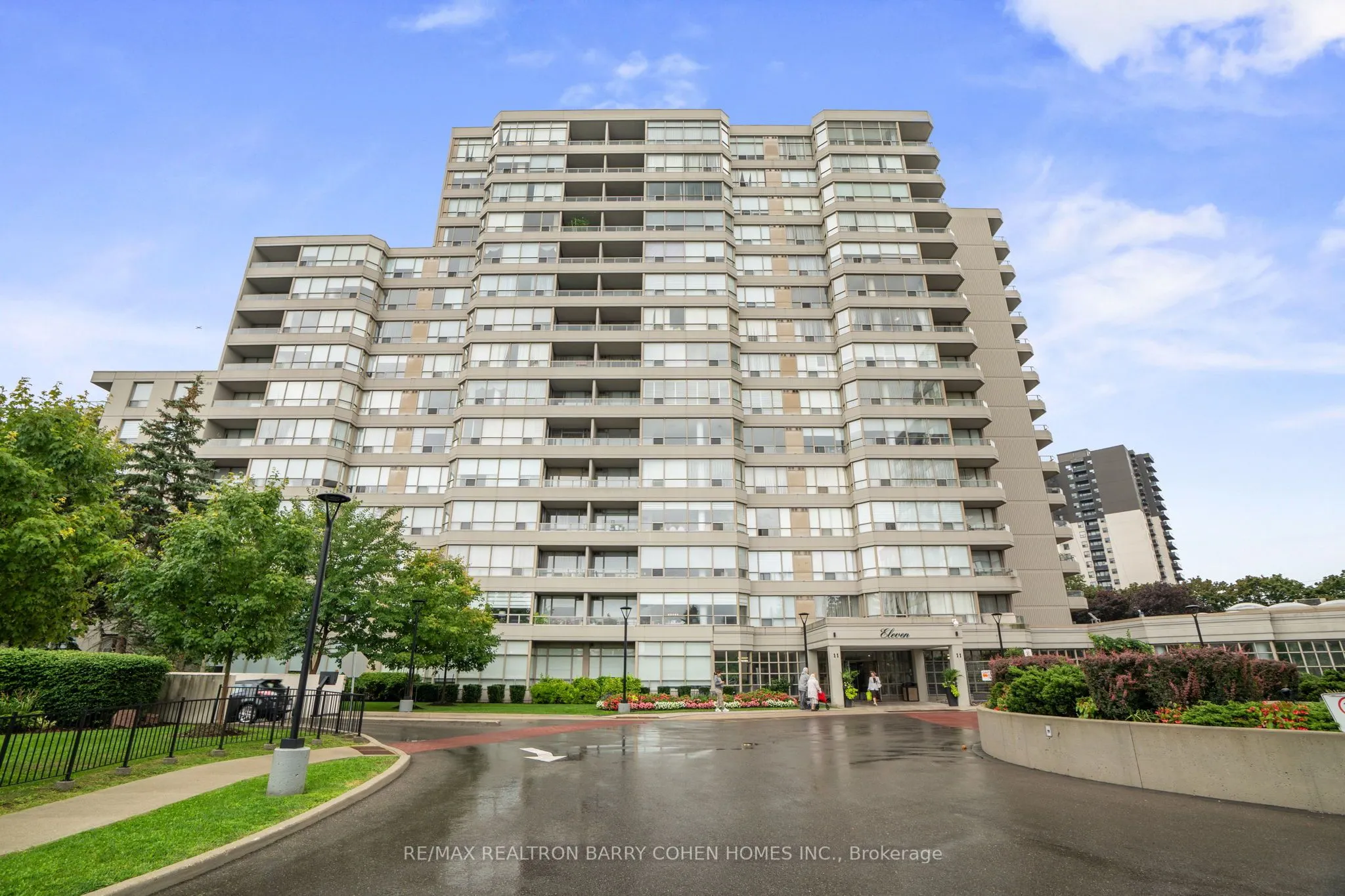 11 Townsgate Drive, #1204