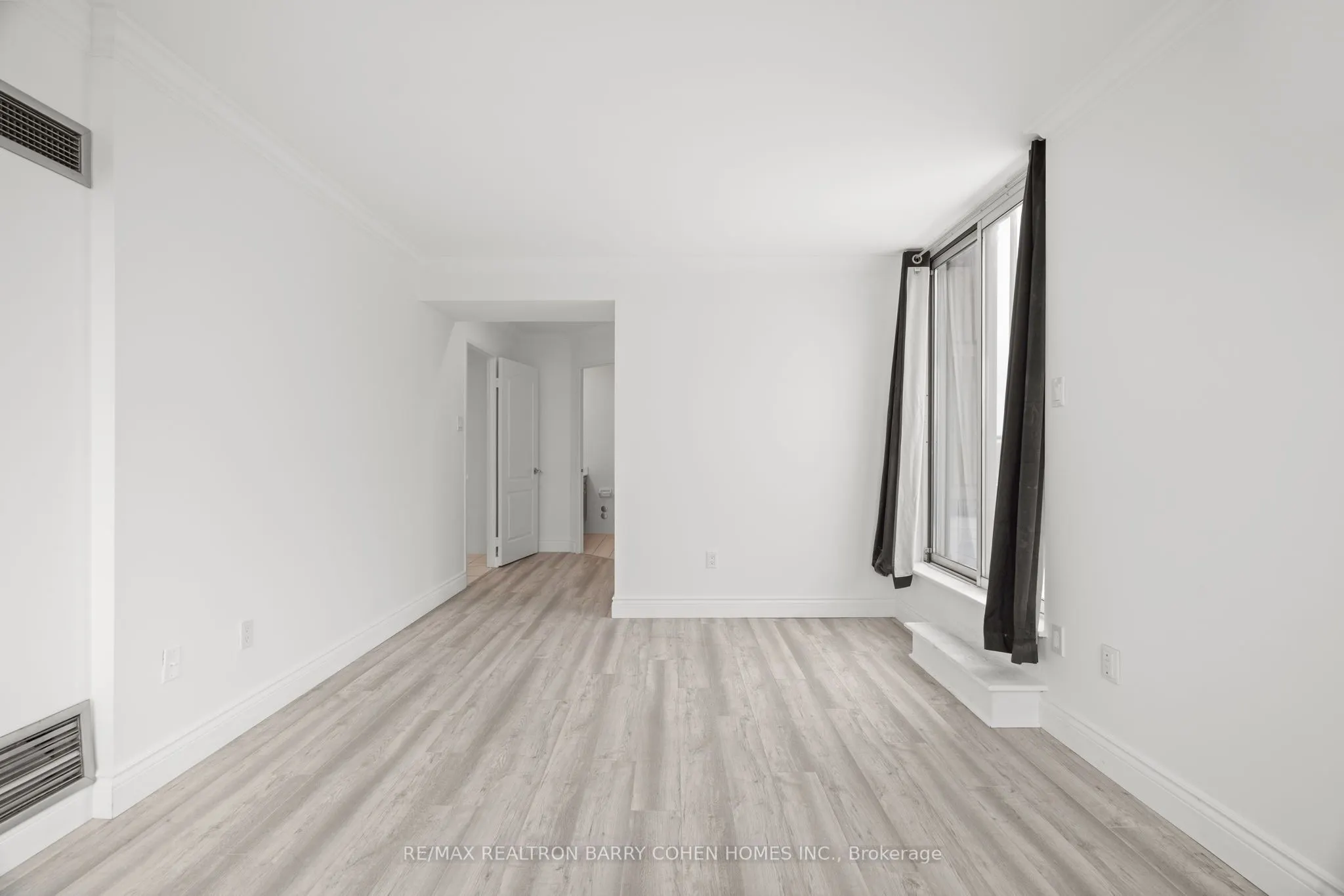 11 Townsgate Drive, #1204