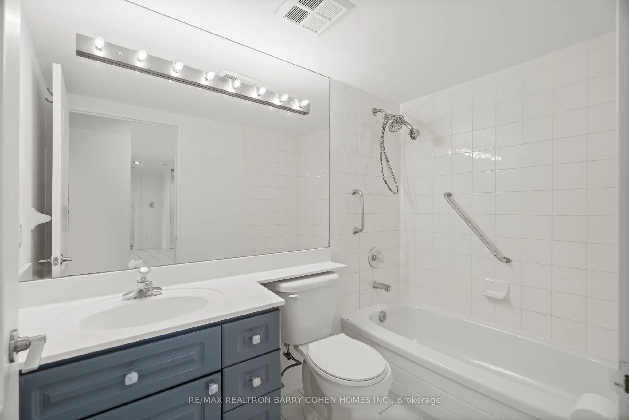 11 Townsgate Drive, #1204