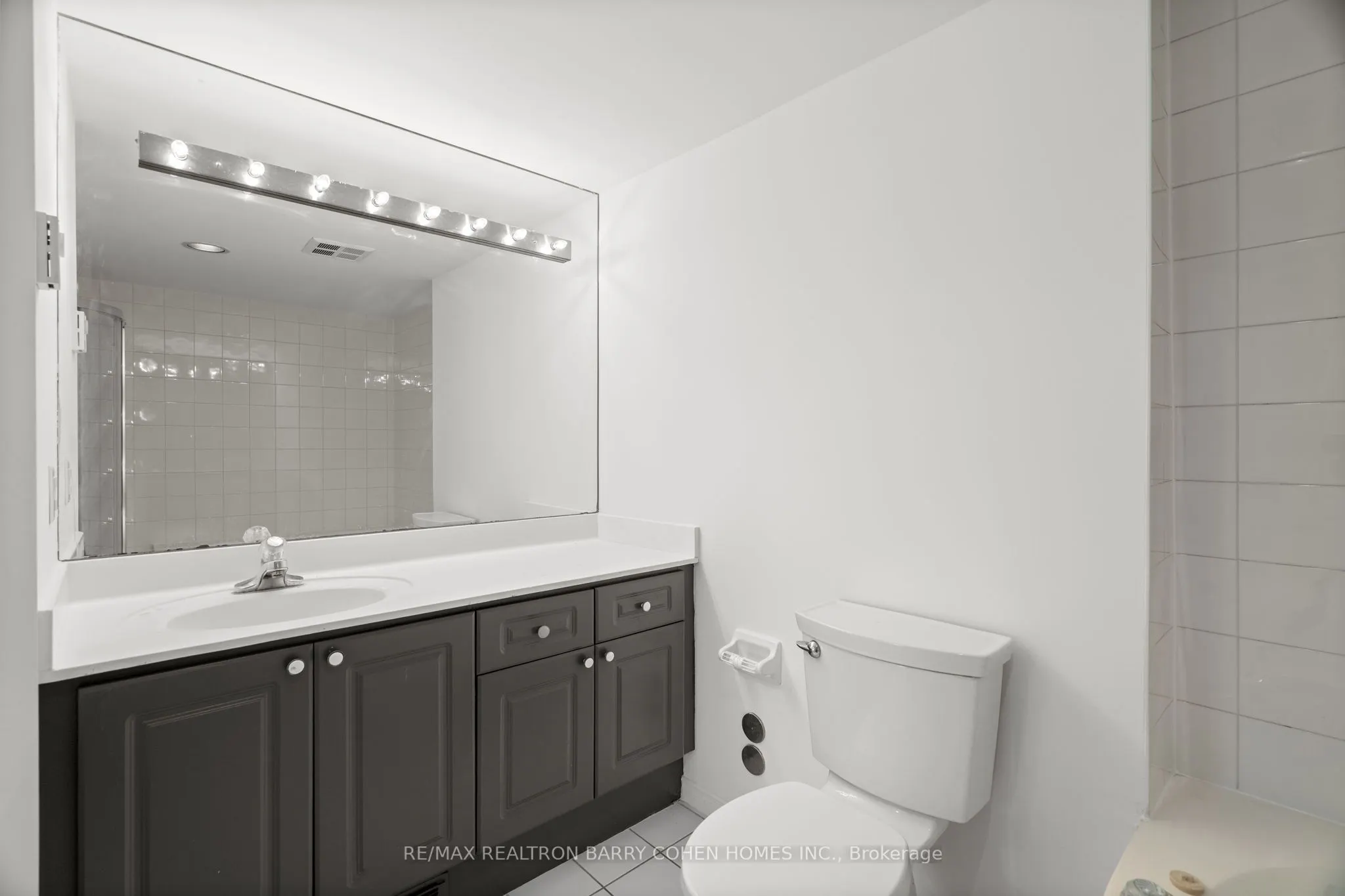 11 Townsgate Drive, #1204