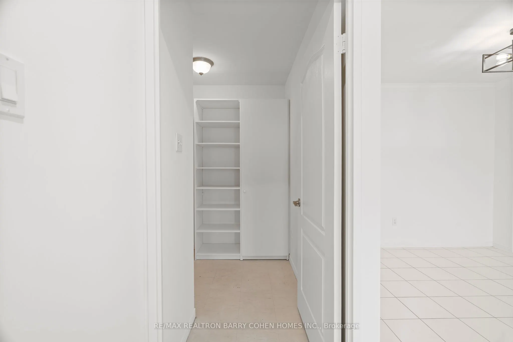 11 Townsgate Drive, #1204